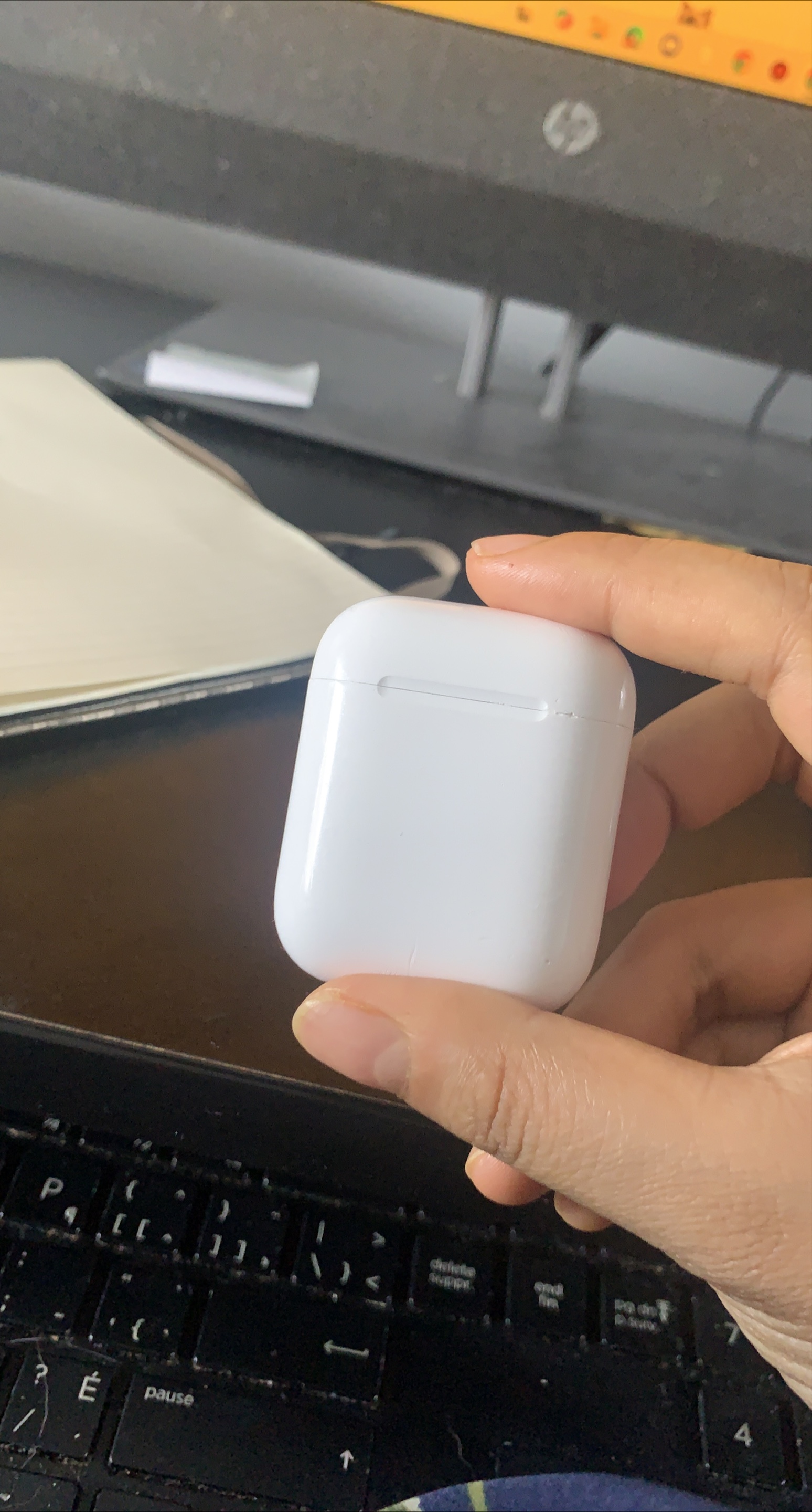 White AirPods Case thumbnail