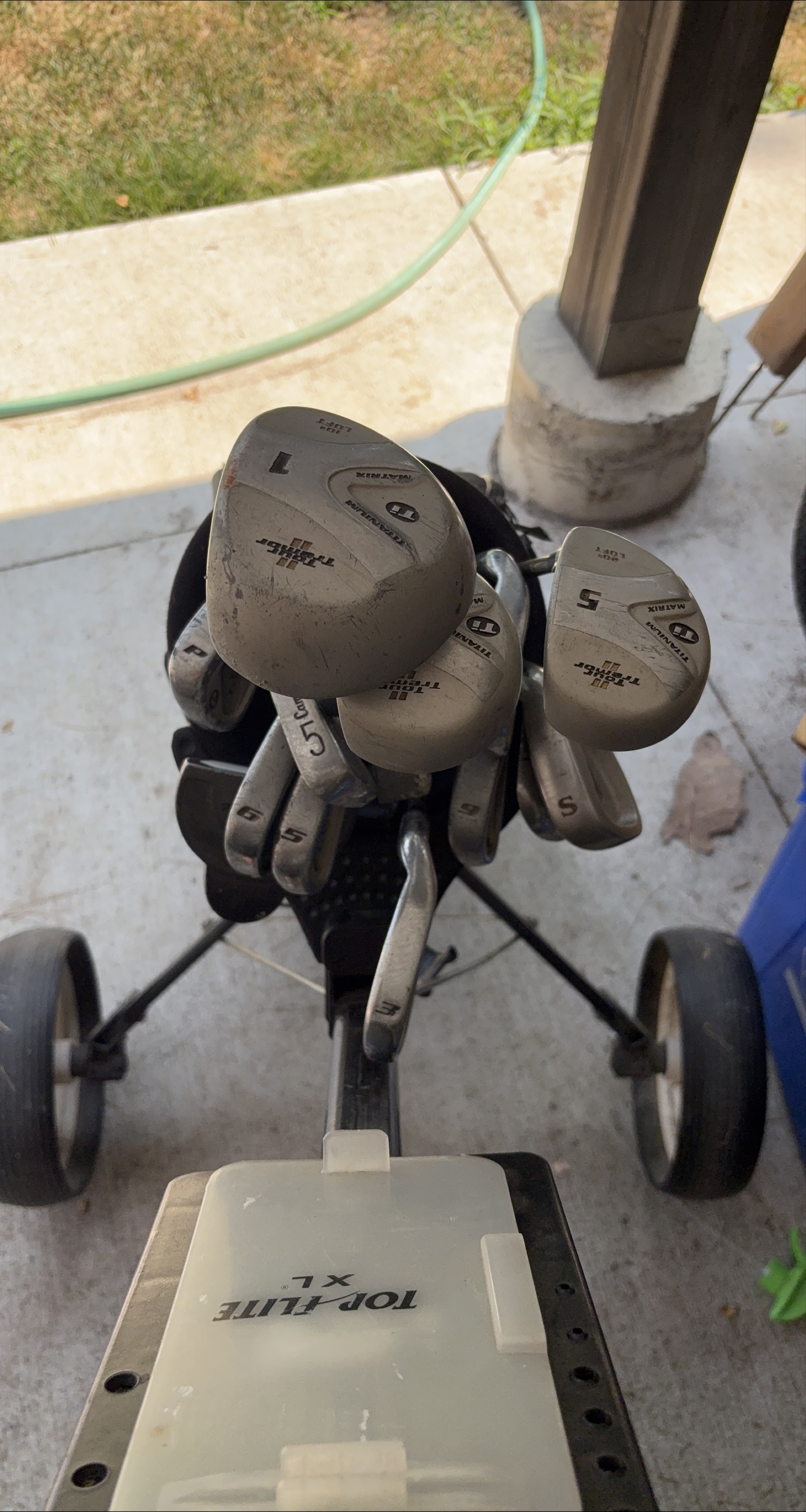 Tour Tremor Golf Clubs with Top-Flite Cart