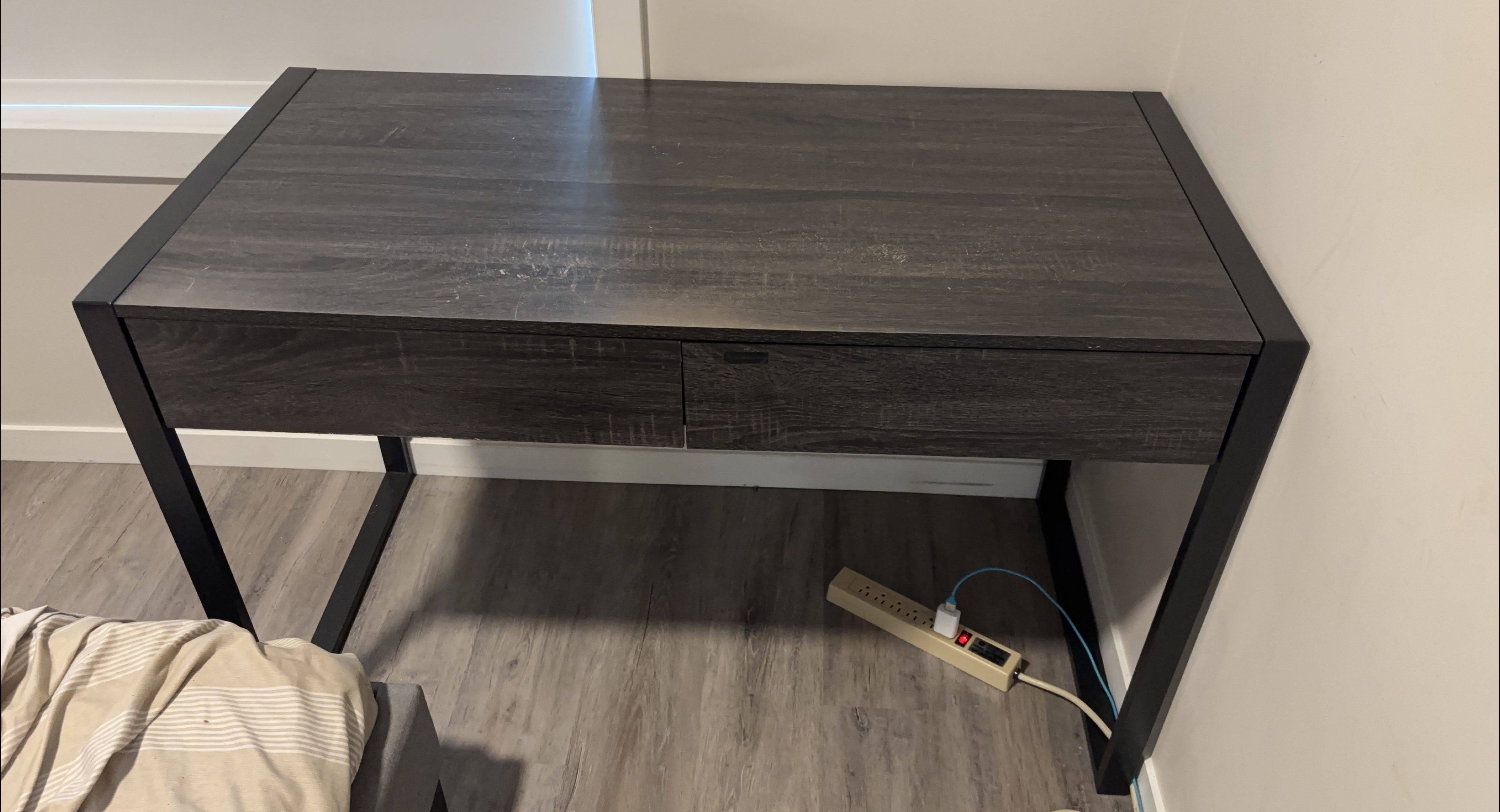 Modern Black/Brown Desk thumbnail