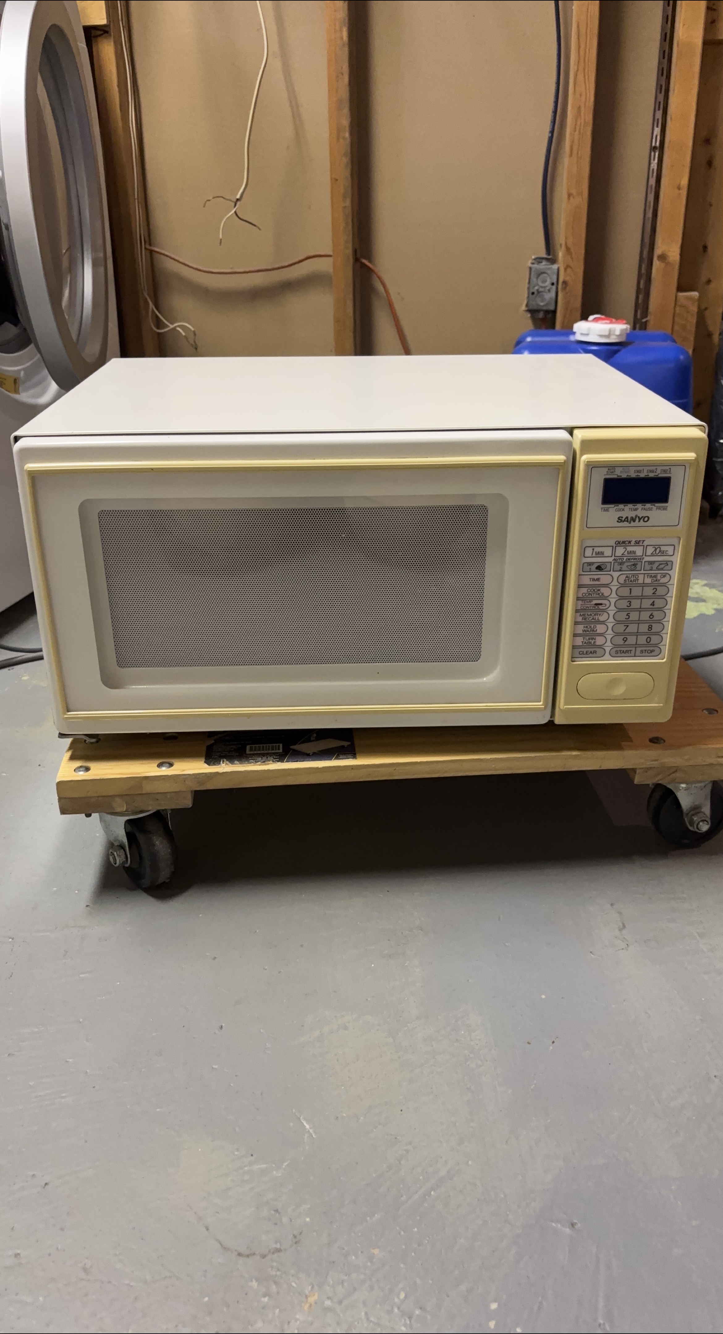 Sanyo Microwave Oven thumbnail