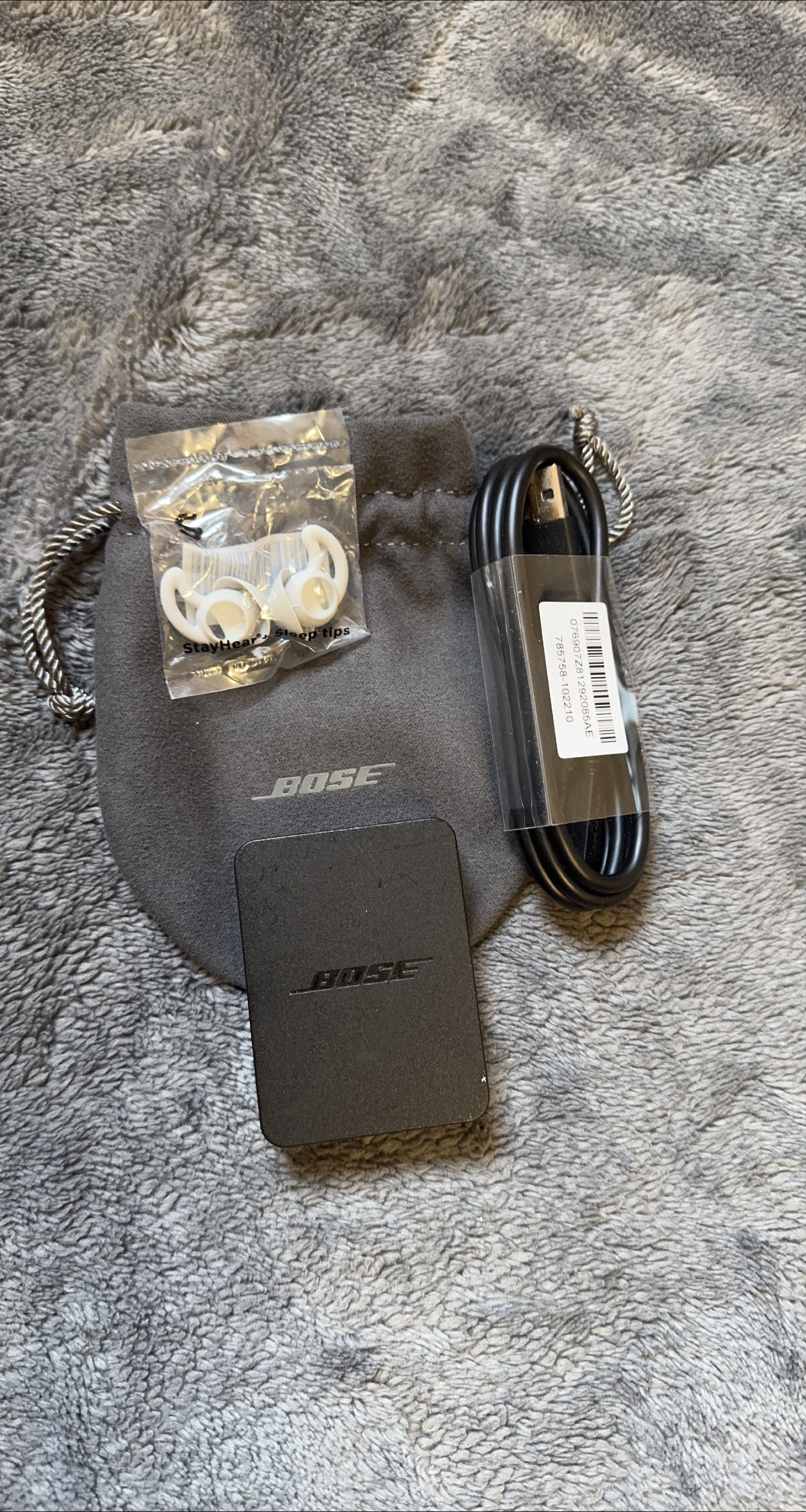 Bose Charger, Cable, Ear Tips & Pouch thumbnail