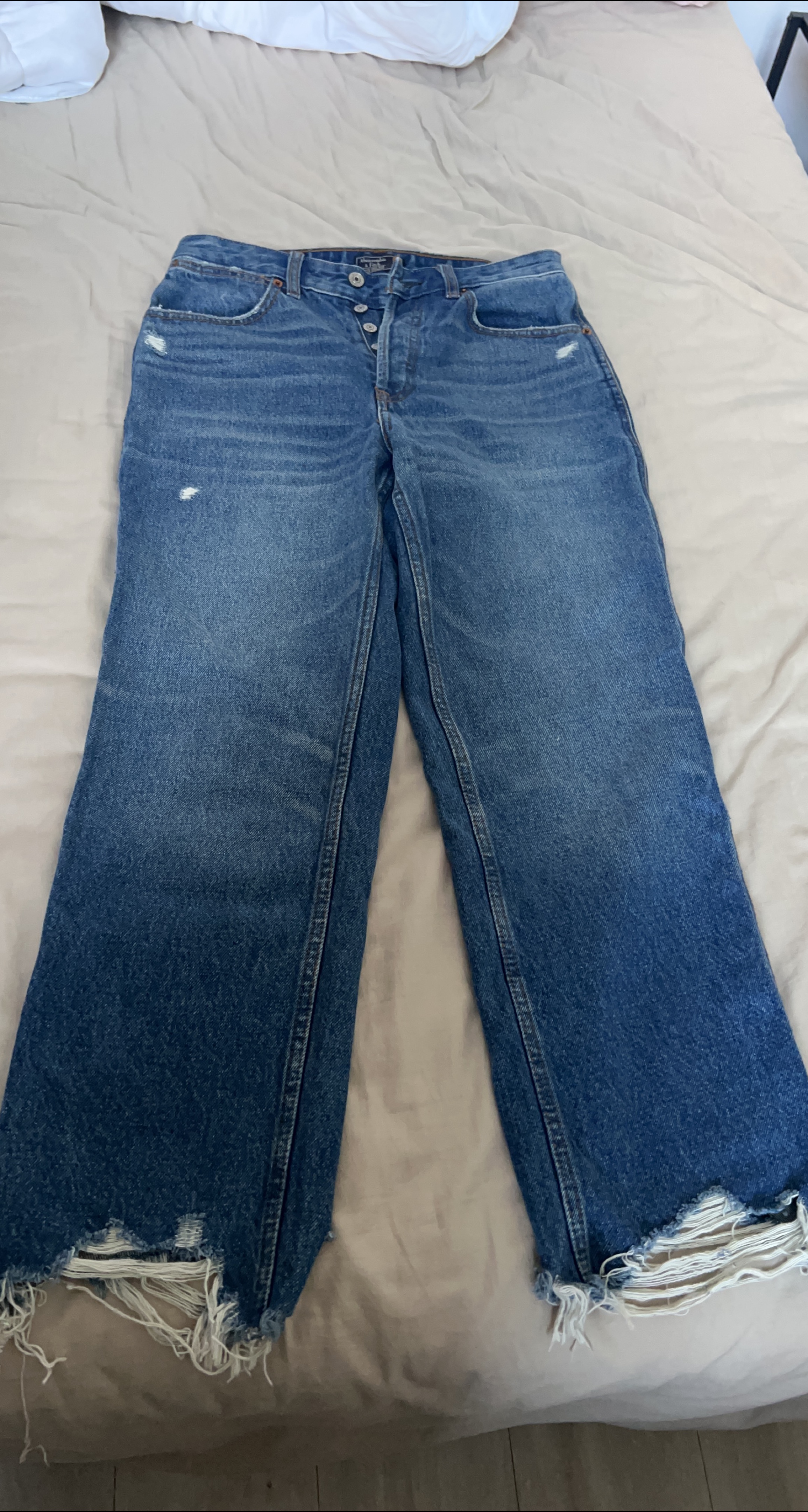 Abercrombie & Fitch high waisted jeans thumbnail