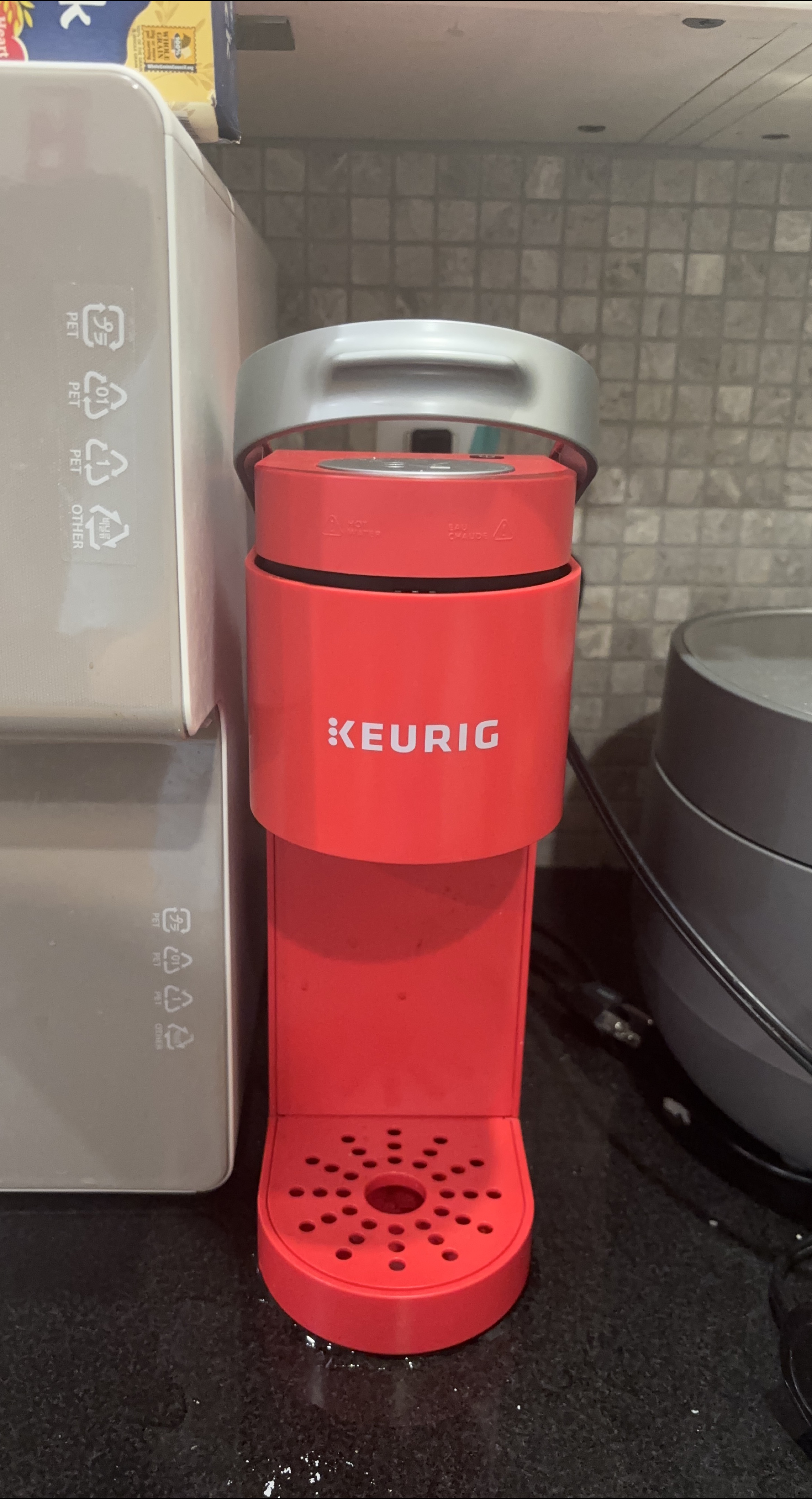 Keurig Single Serve Coffee Maker - Red 🥕 image indicator(1)