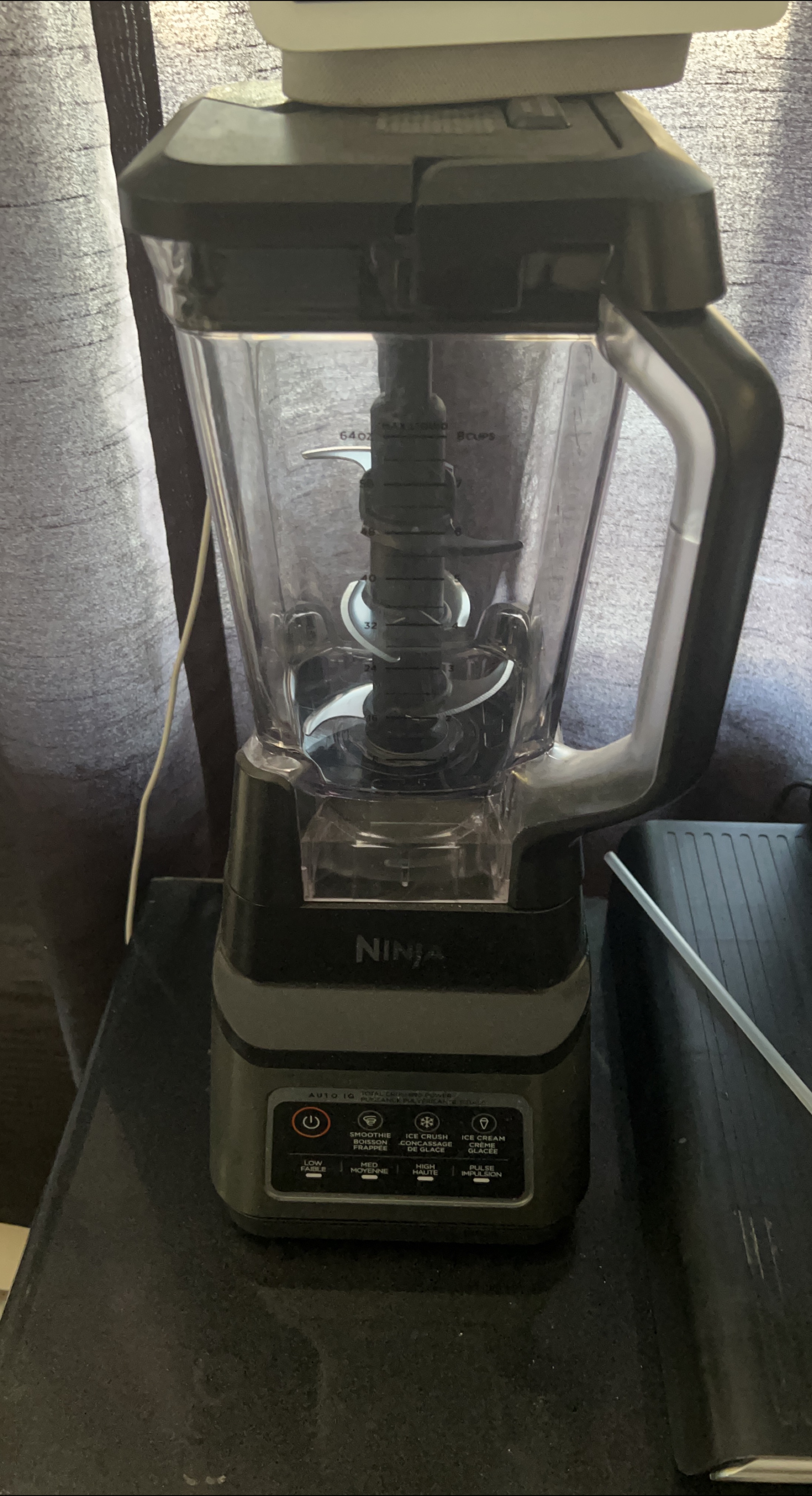 Ninja Blender - Smoothie, Ice Crush, Ice Cream image indicator(1)