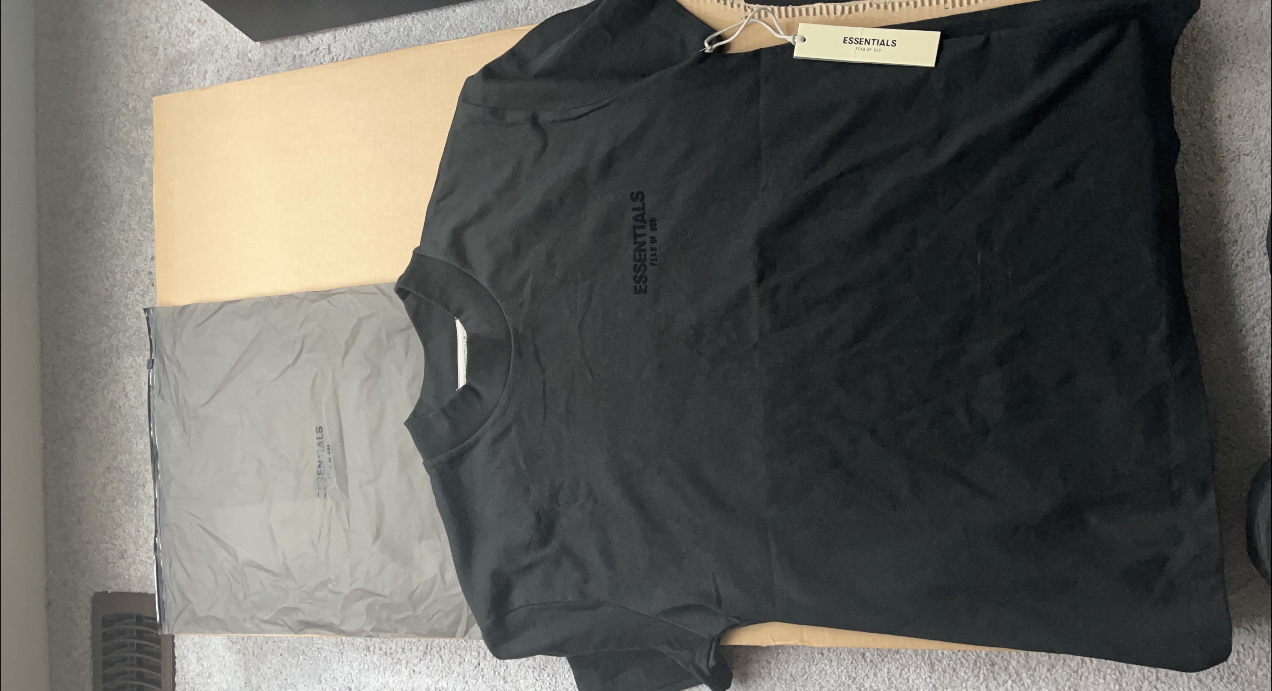 New Essentials Fear of God Black T-Shirt thumbnail