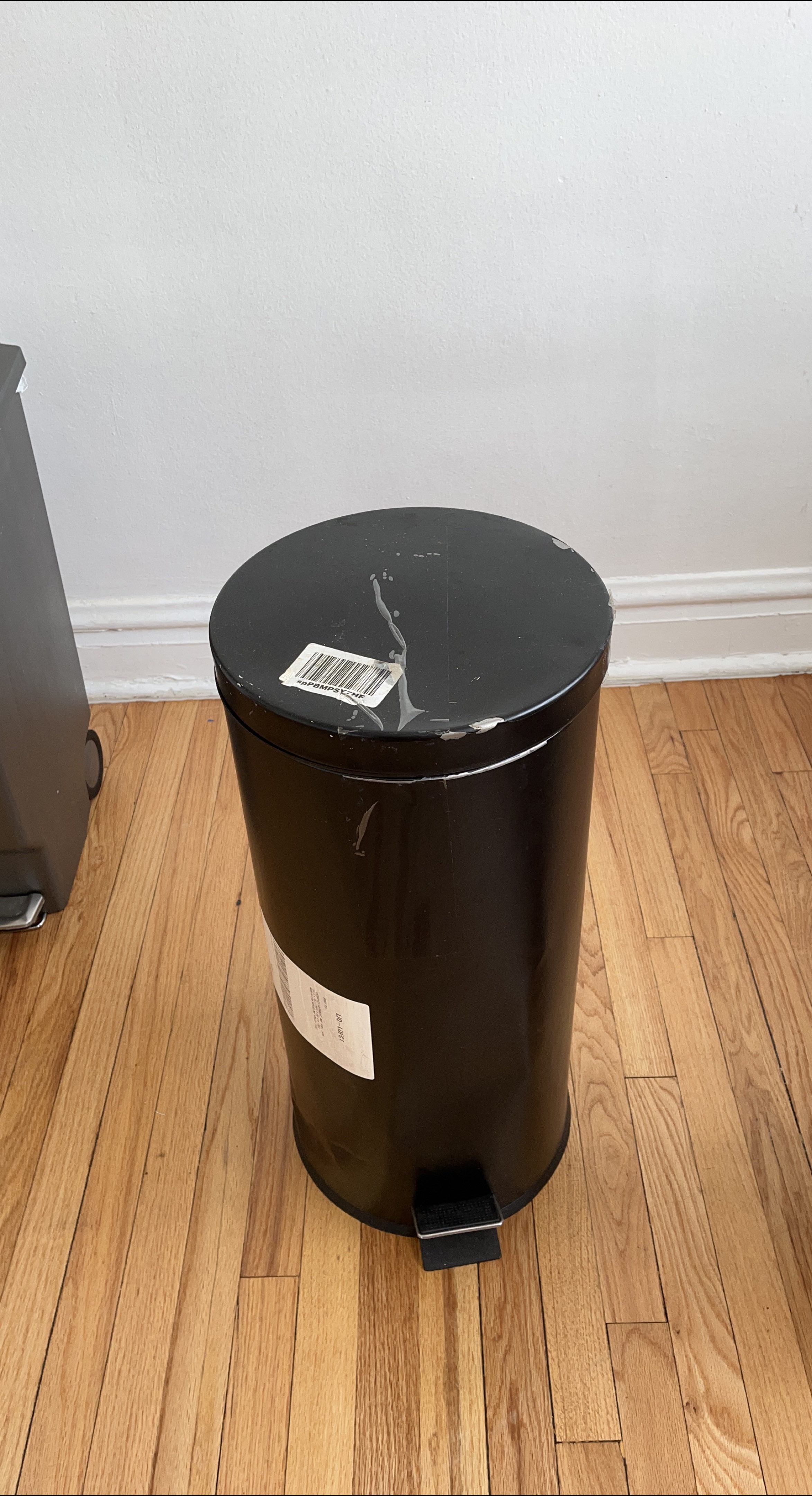 Black Step-On Trash Can thumbnail