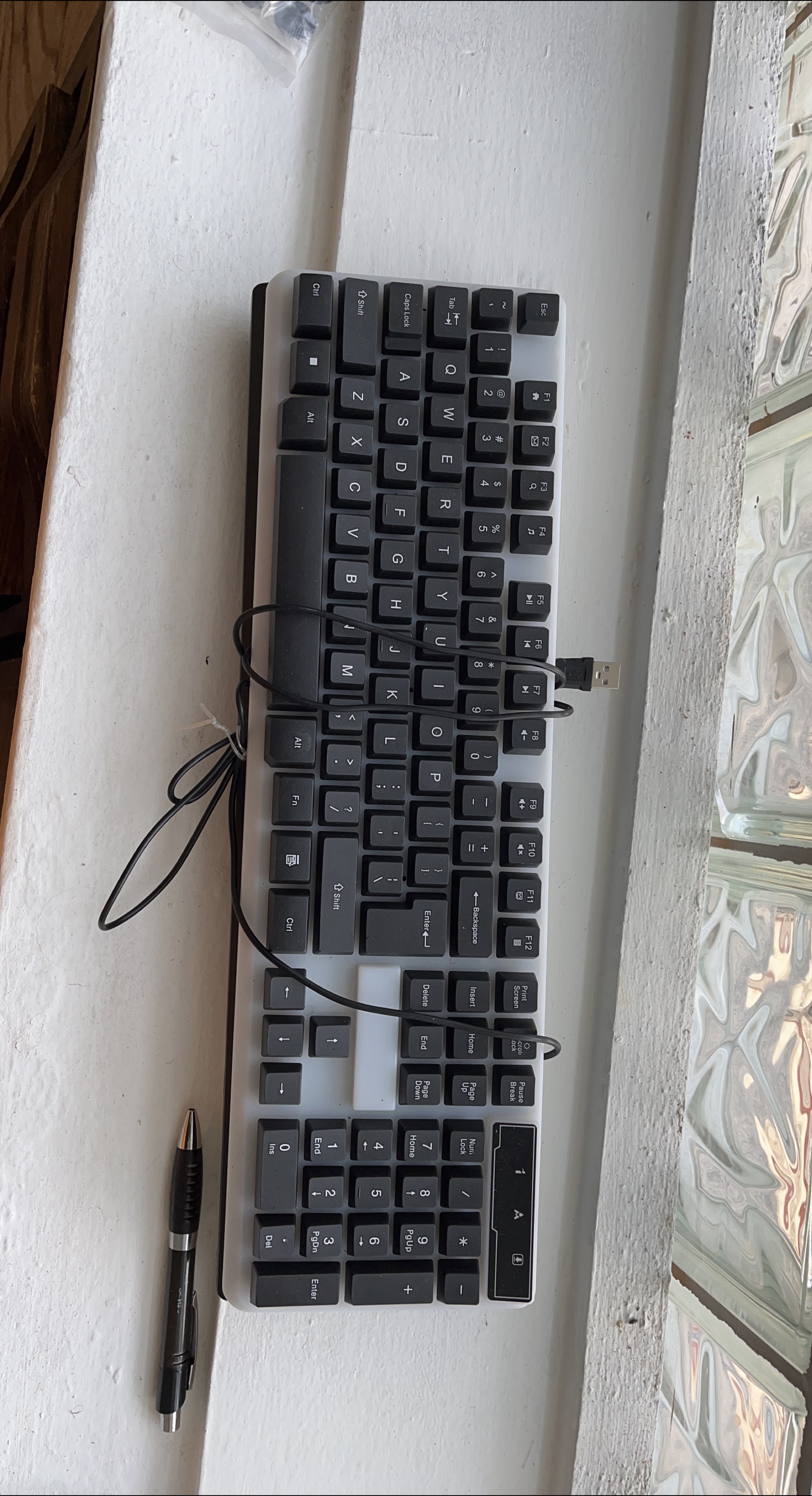 Black and White Keyboard thumbnail
