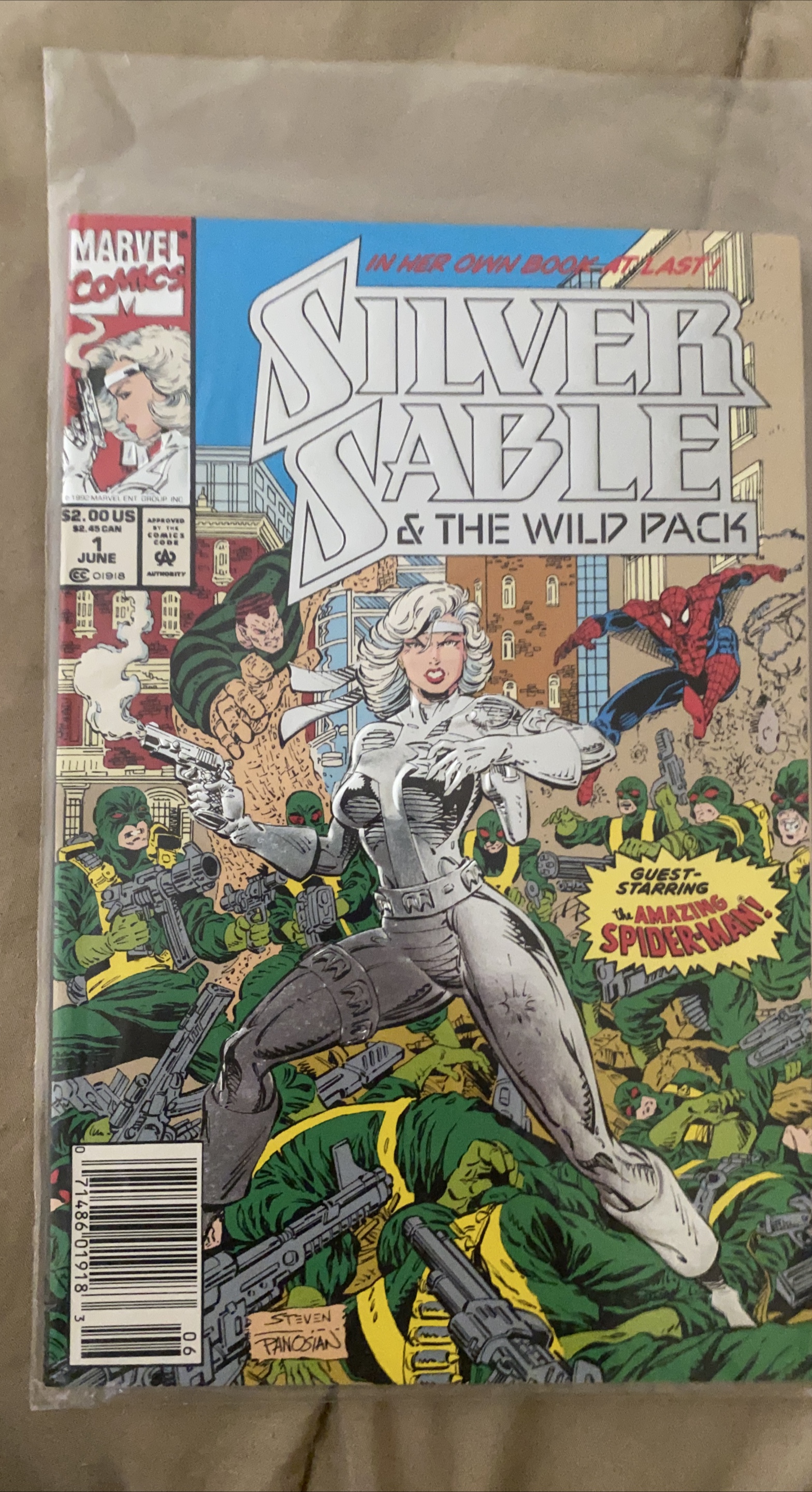 Silver Sable & The Wild Pack Marvel Comic Book thumbnail