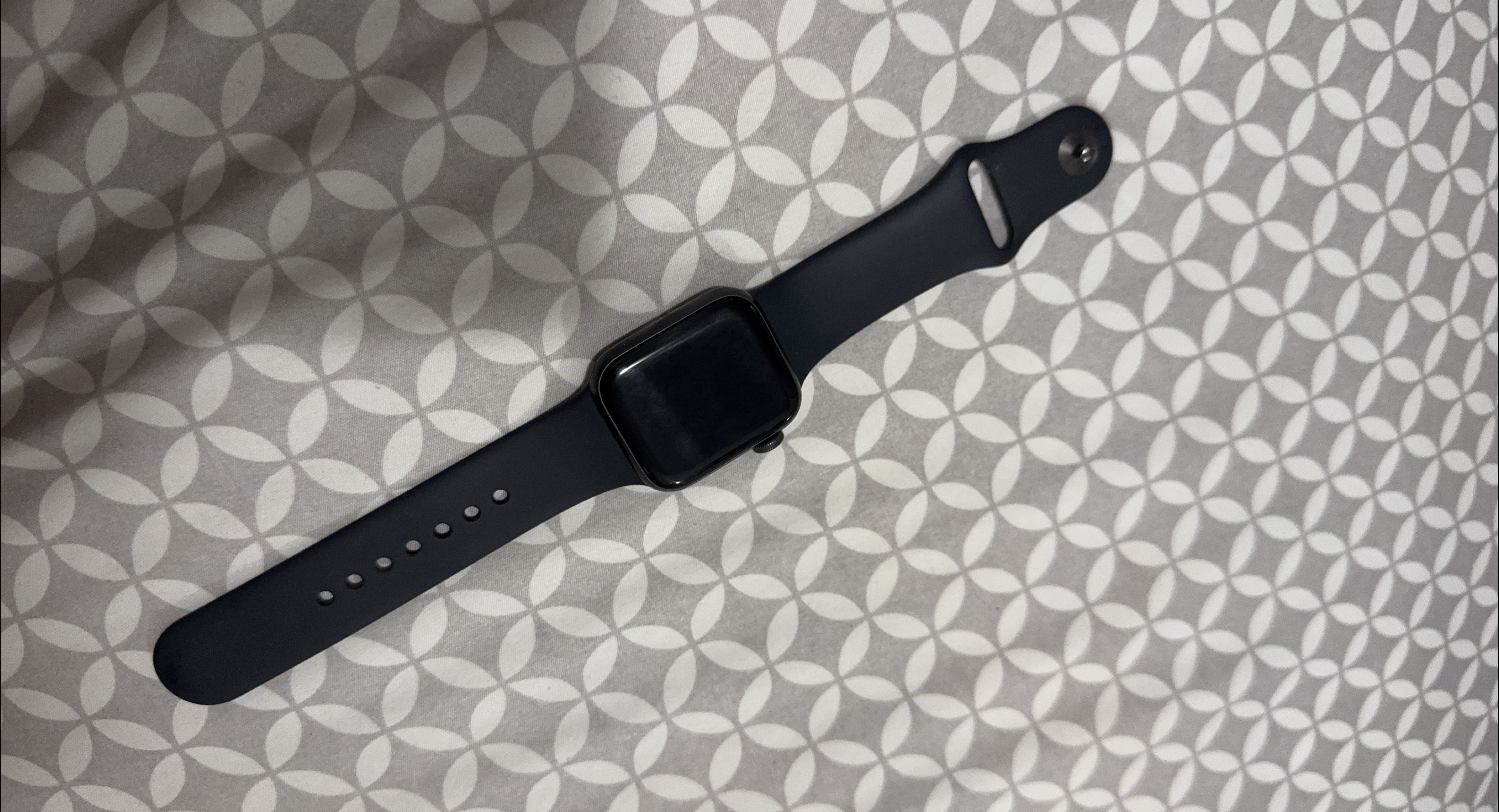 Apple Watch SE - Black thumbnail