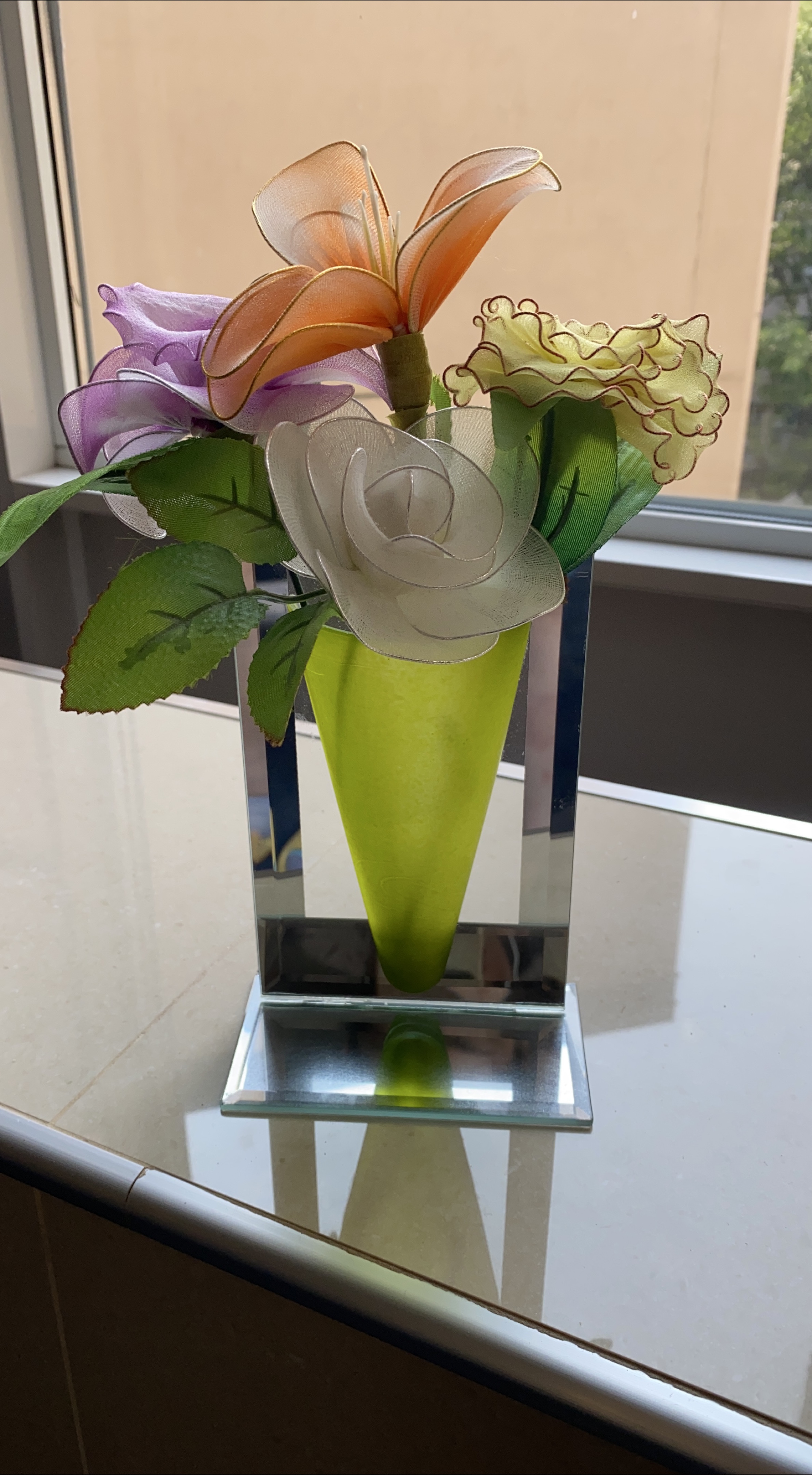 Decorative Floral Arrangement in Vase thumbnail