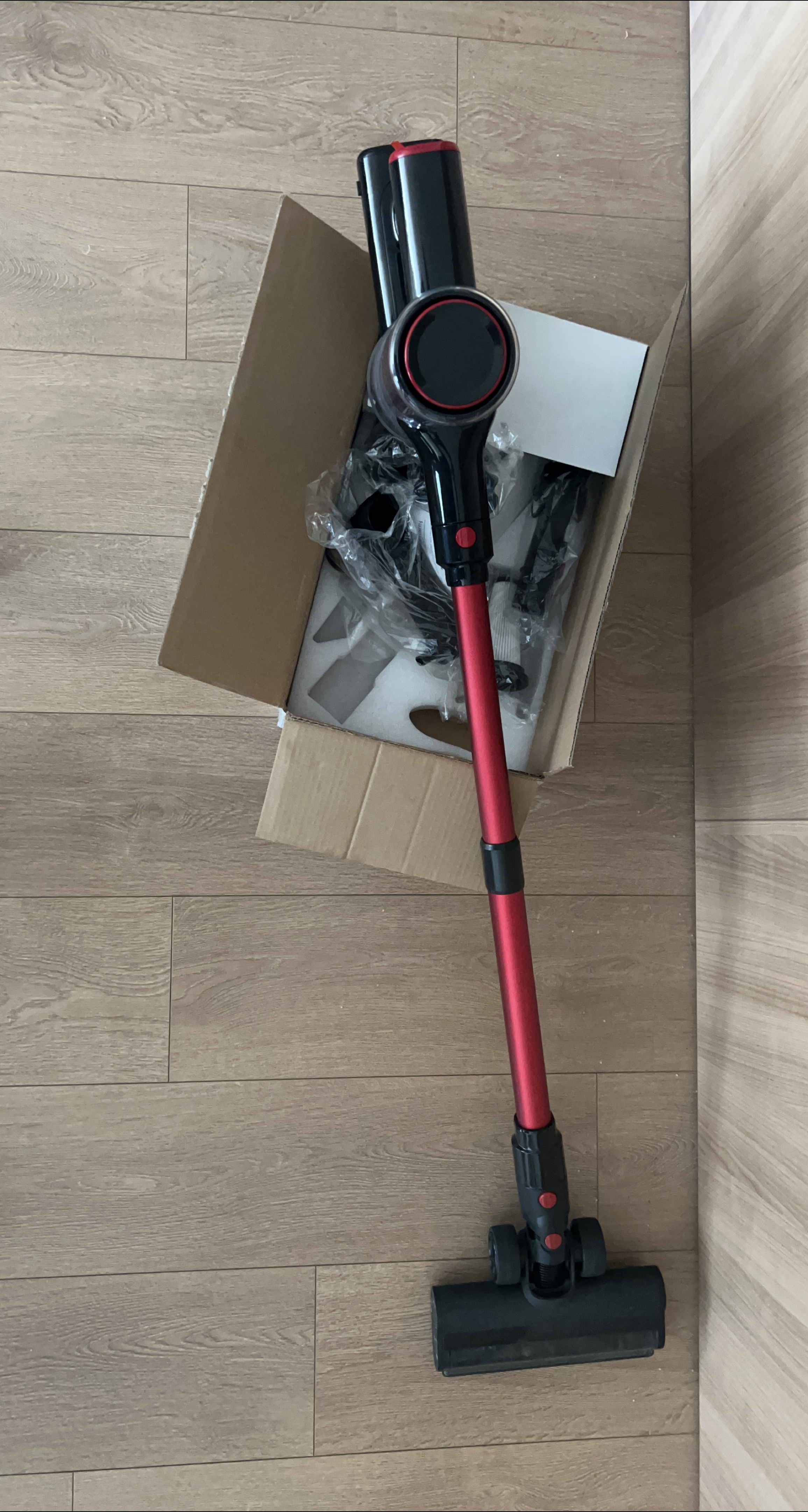 VOKENE Cordless Vacuum Cleaner - Like New! thumbnail
