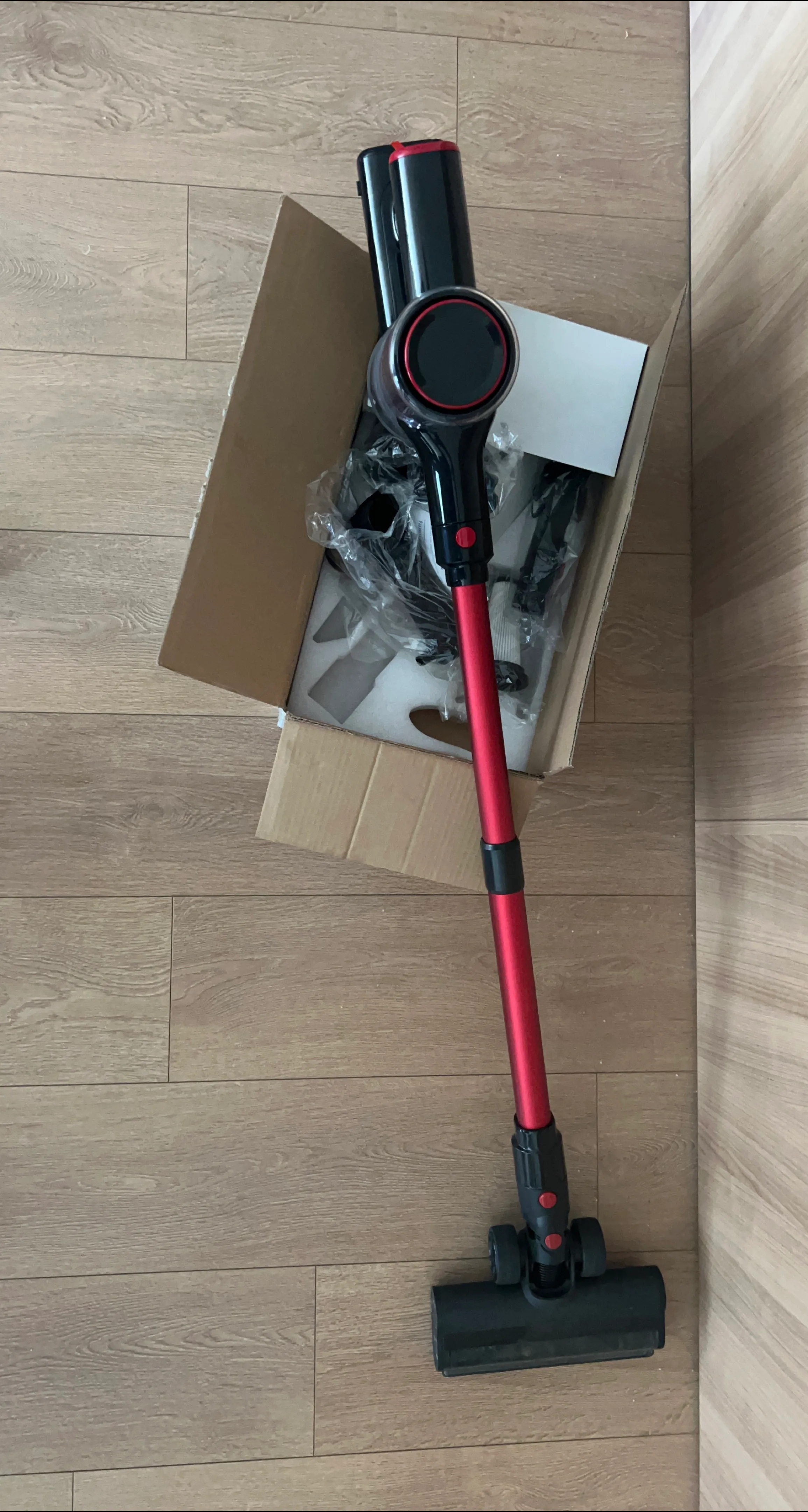 VOKENE Cordless Vacuum Cleaner - Like New!