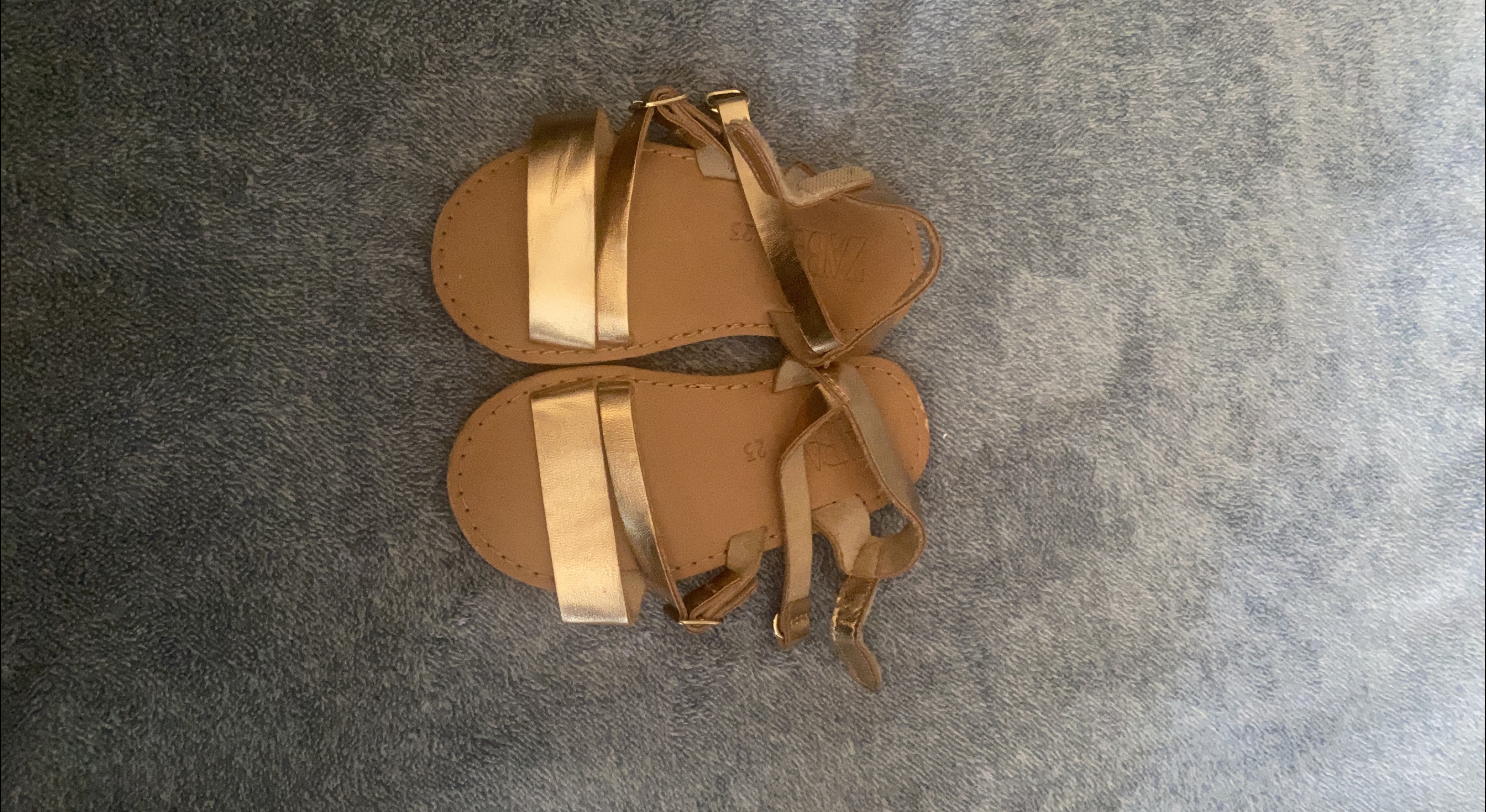 Zara Kids Gold Sandals - Size 23 thumbnail