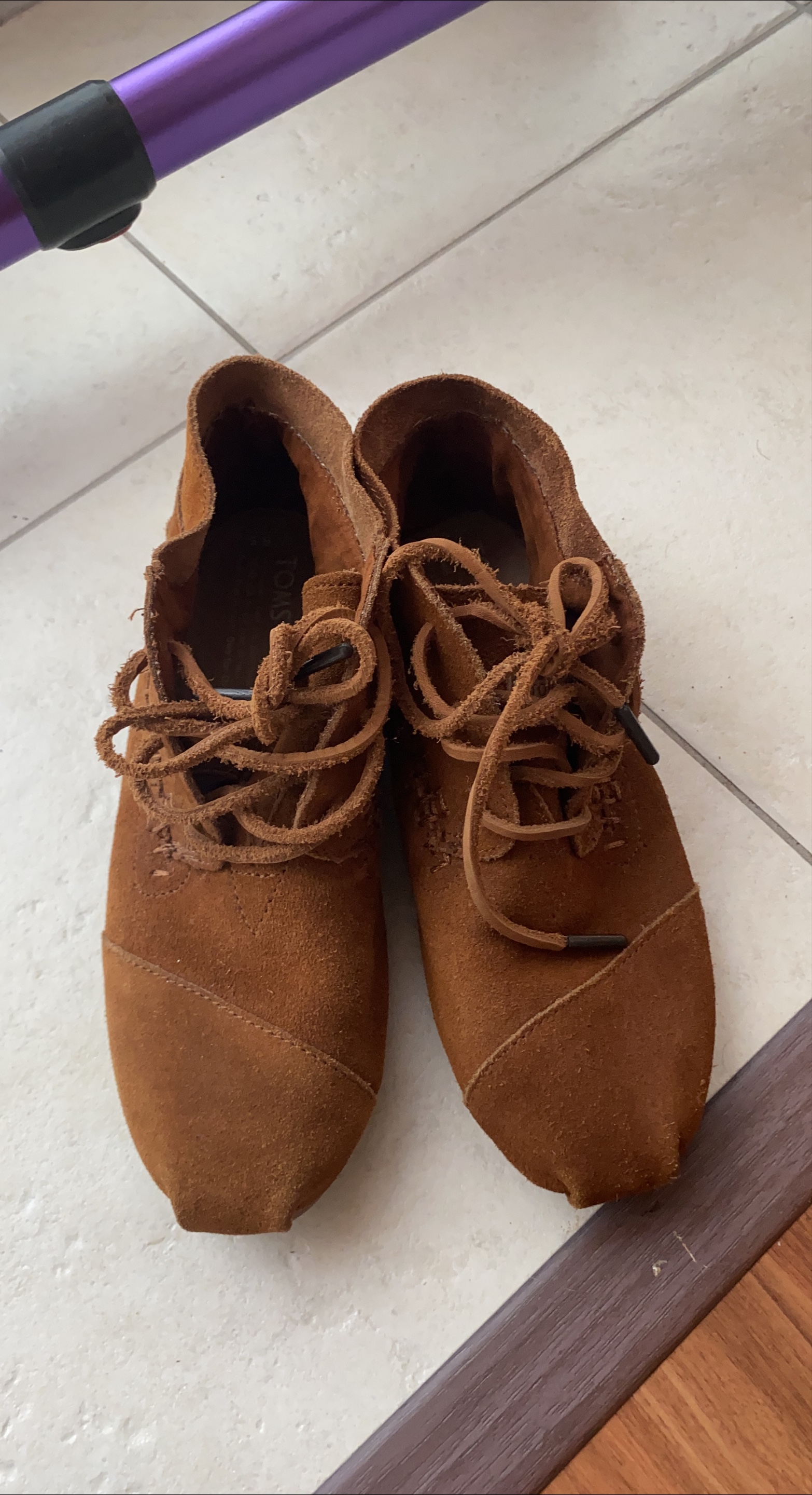 6.5 W TOMS Brown Suede Women's Booties thumbnail