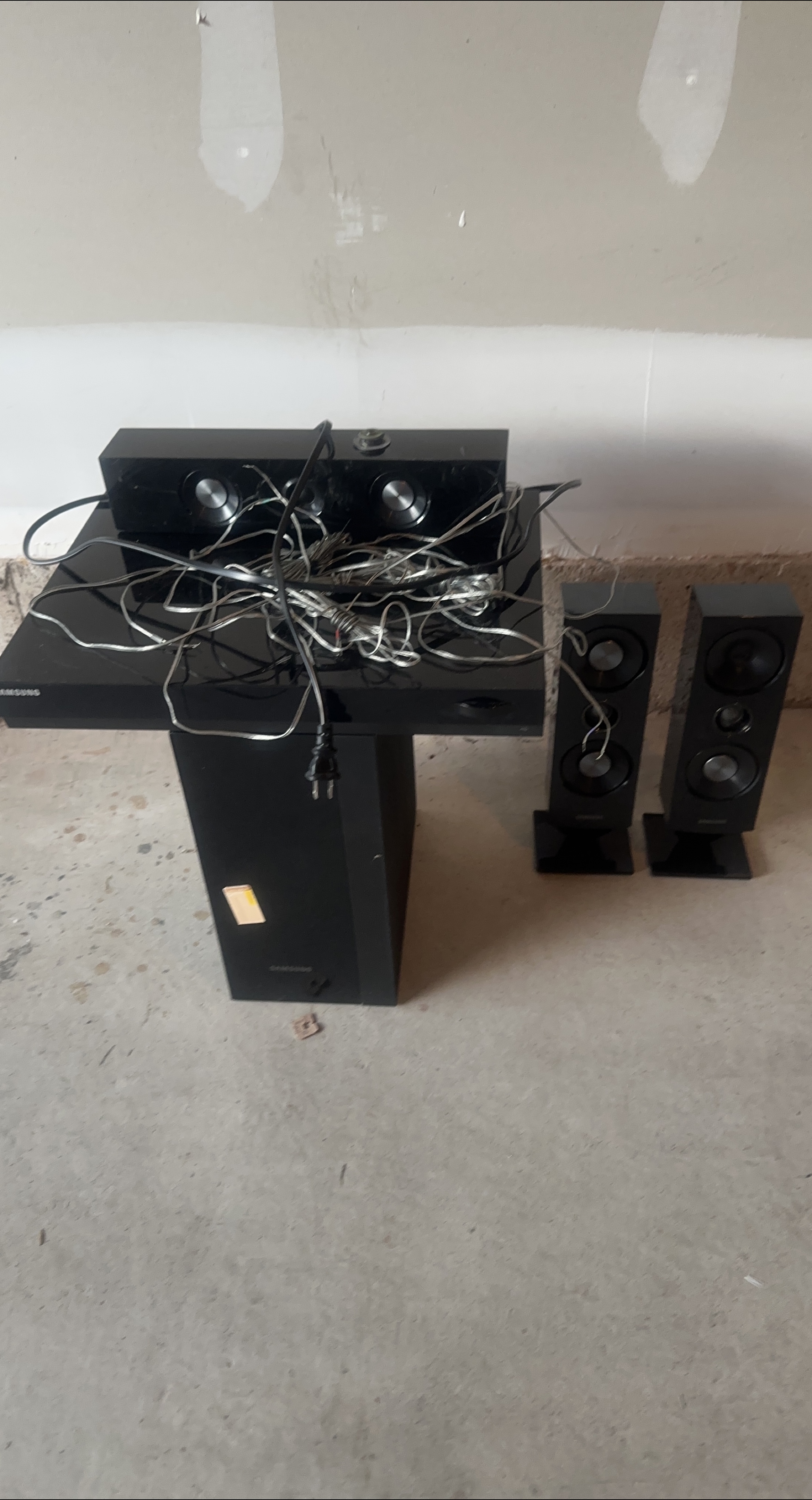 Samsung Home Theatre System thumbnail
