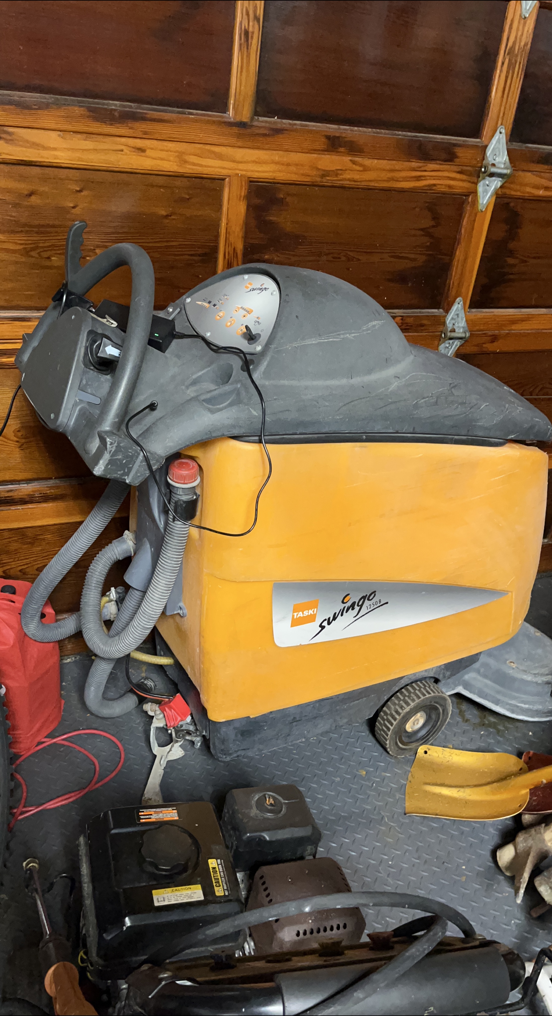 Taski Swingo 1250B Floor Scrubber thumbnail