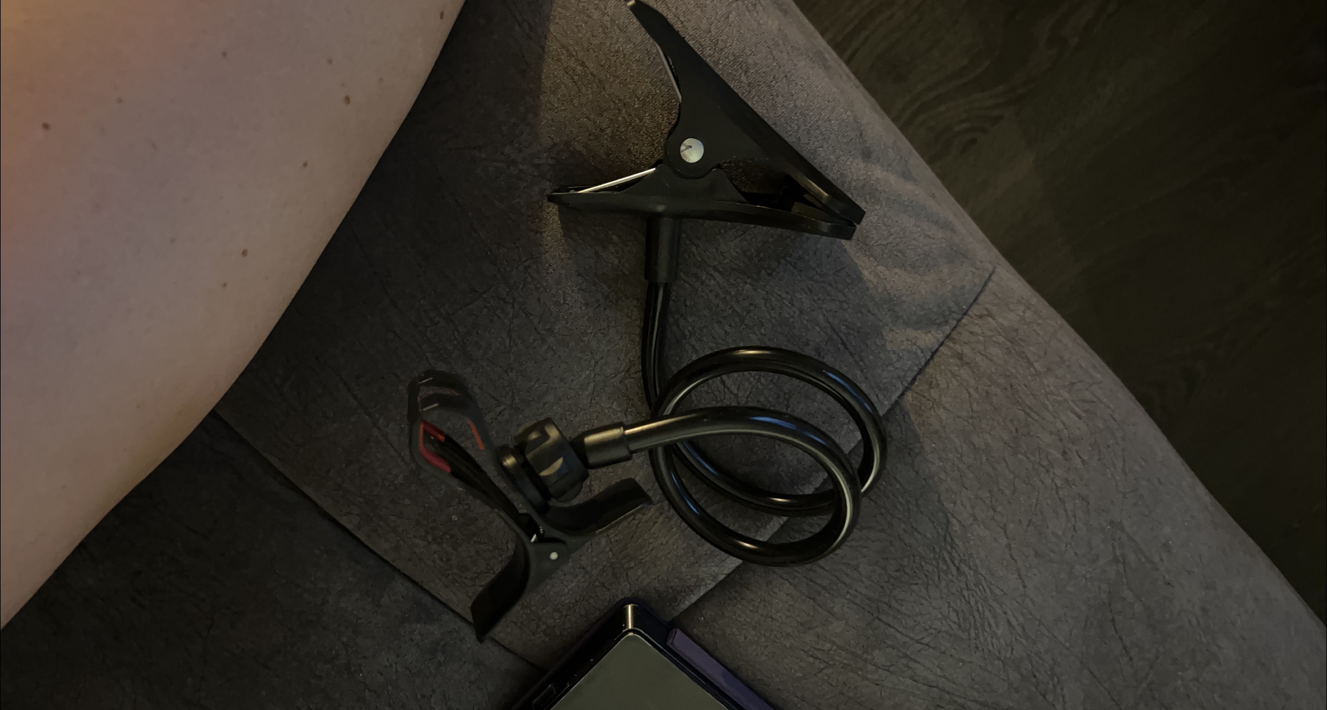Flexible Gooseneck Phone Holder thumbnail
