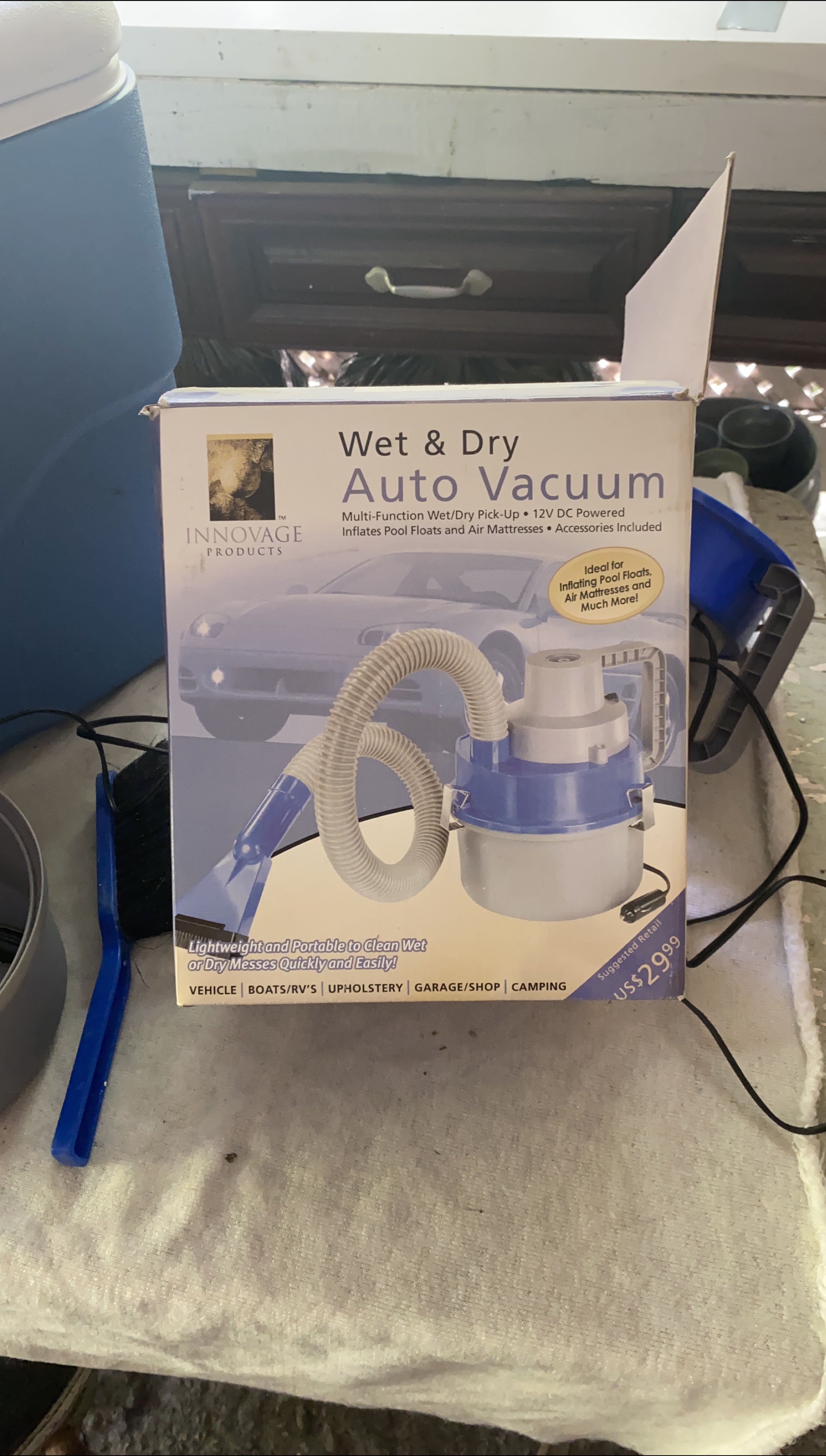 Innovage Wet & Dry Auto Vacuum - New in Box! thumbnail