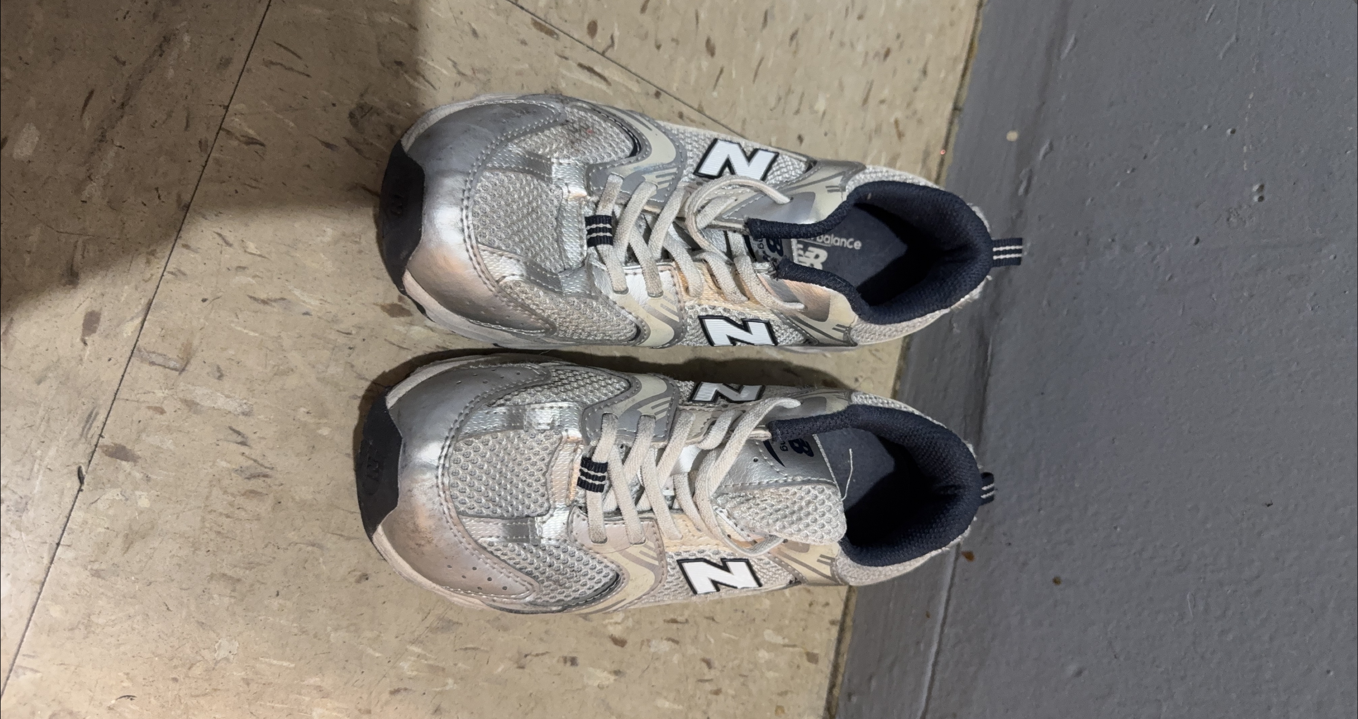 New Balance 530 Silver Sneakers thumbnail
