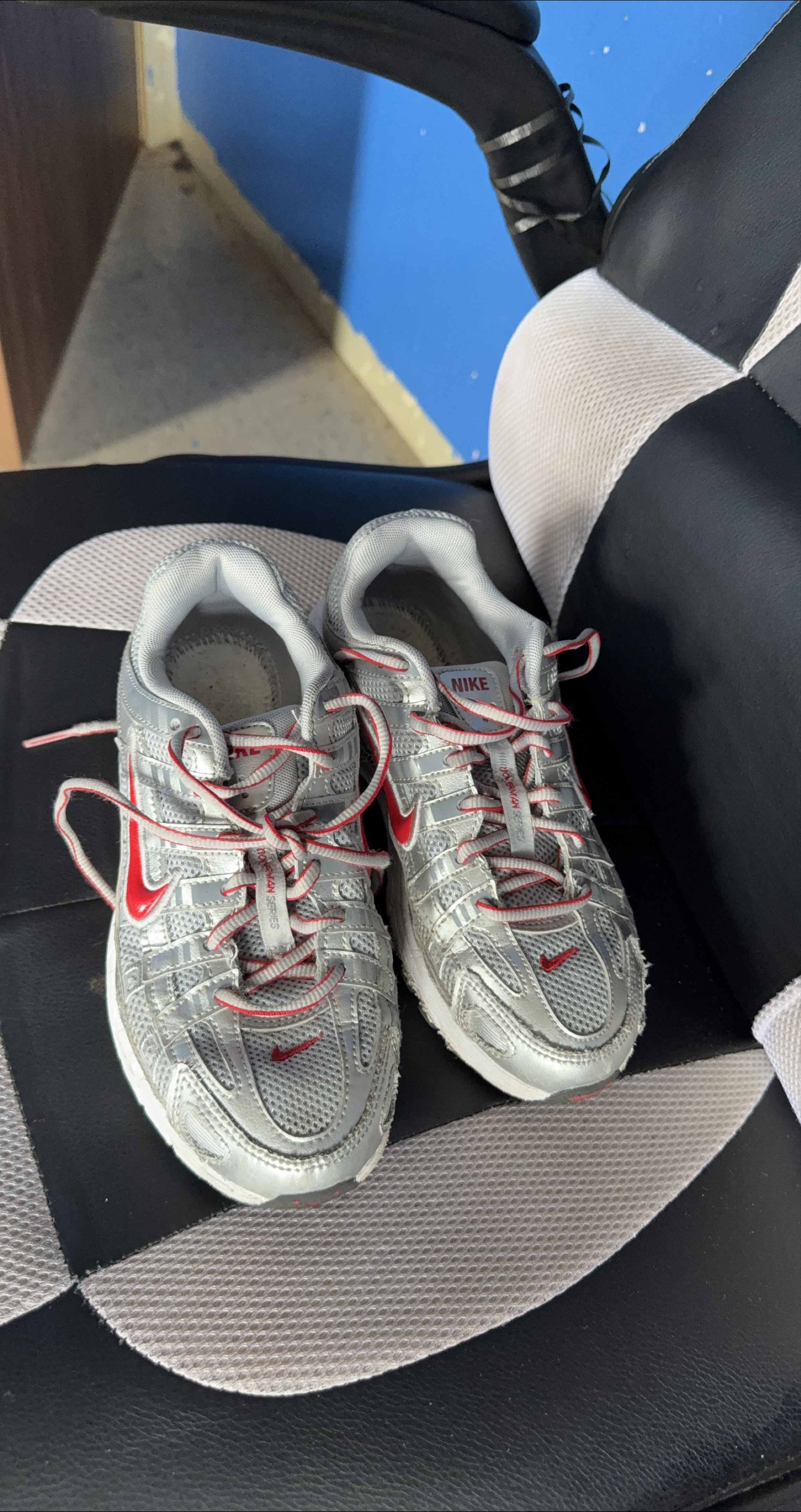 Nike P-6000 Silver/Red Running Shoes thumbnail