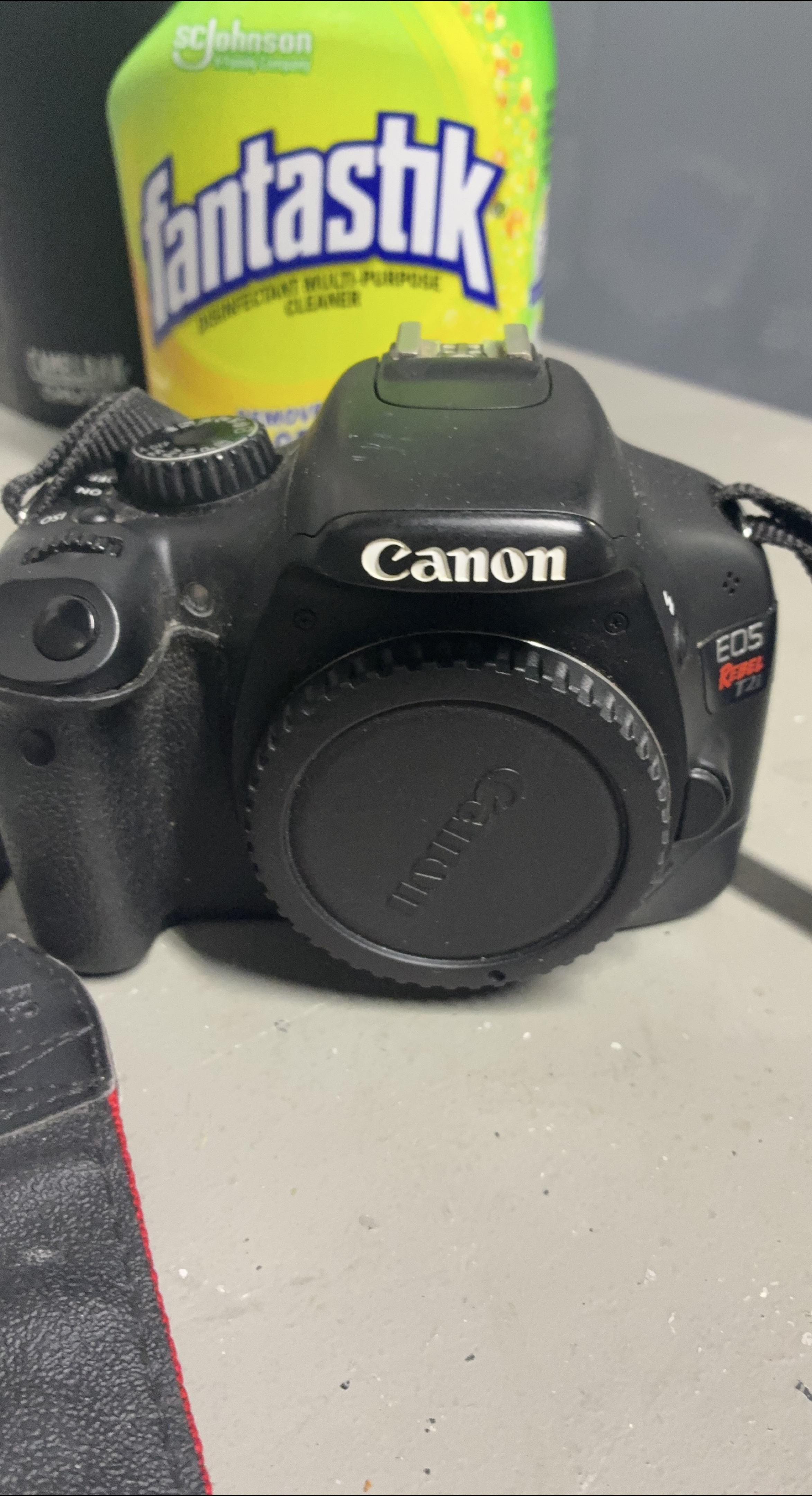 Canon EOS Rebel T2i DSLR Camera thumbnail