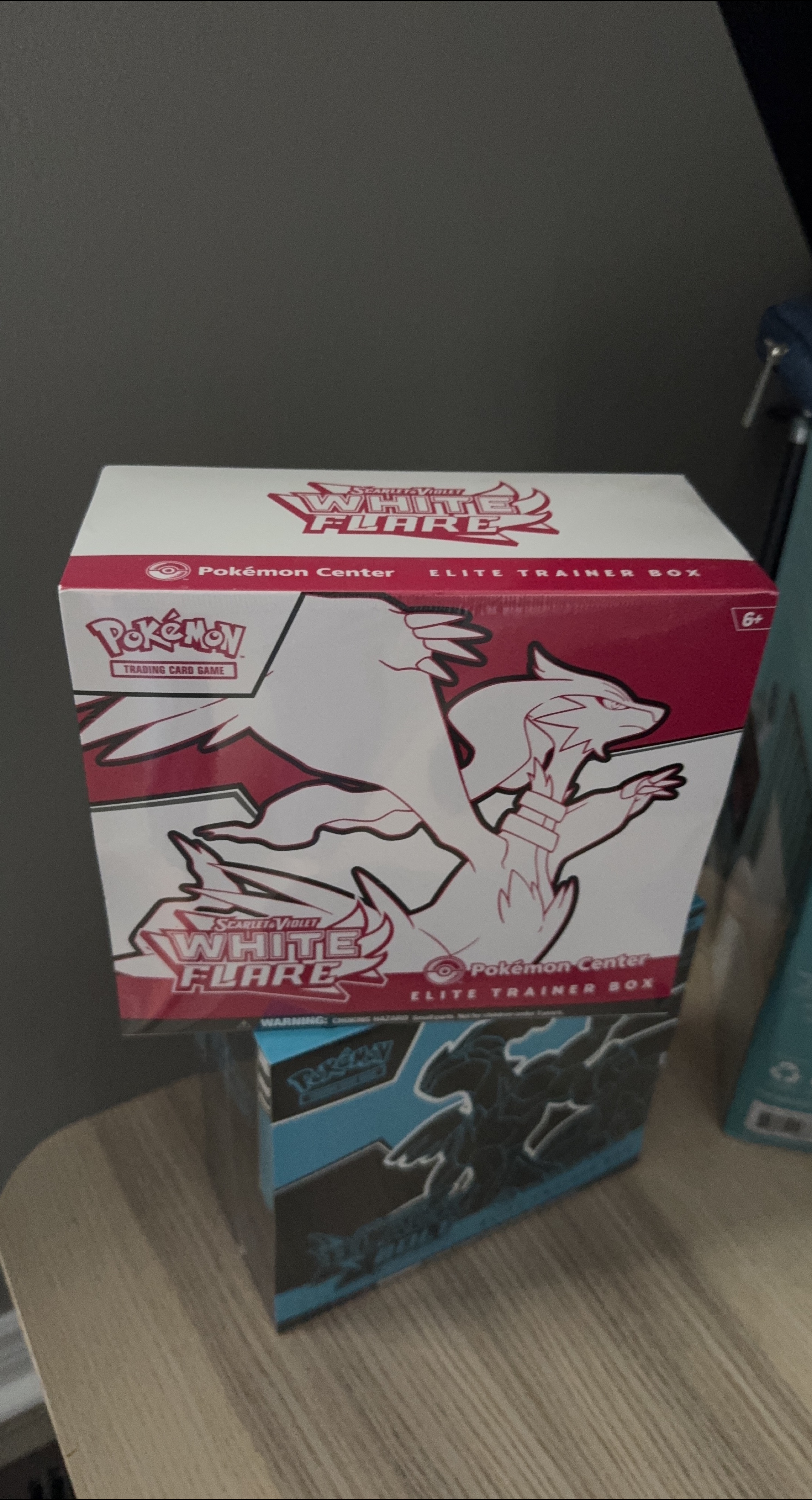 Pokémon Scarlet & Violet White Flare Elite Trainer Box