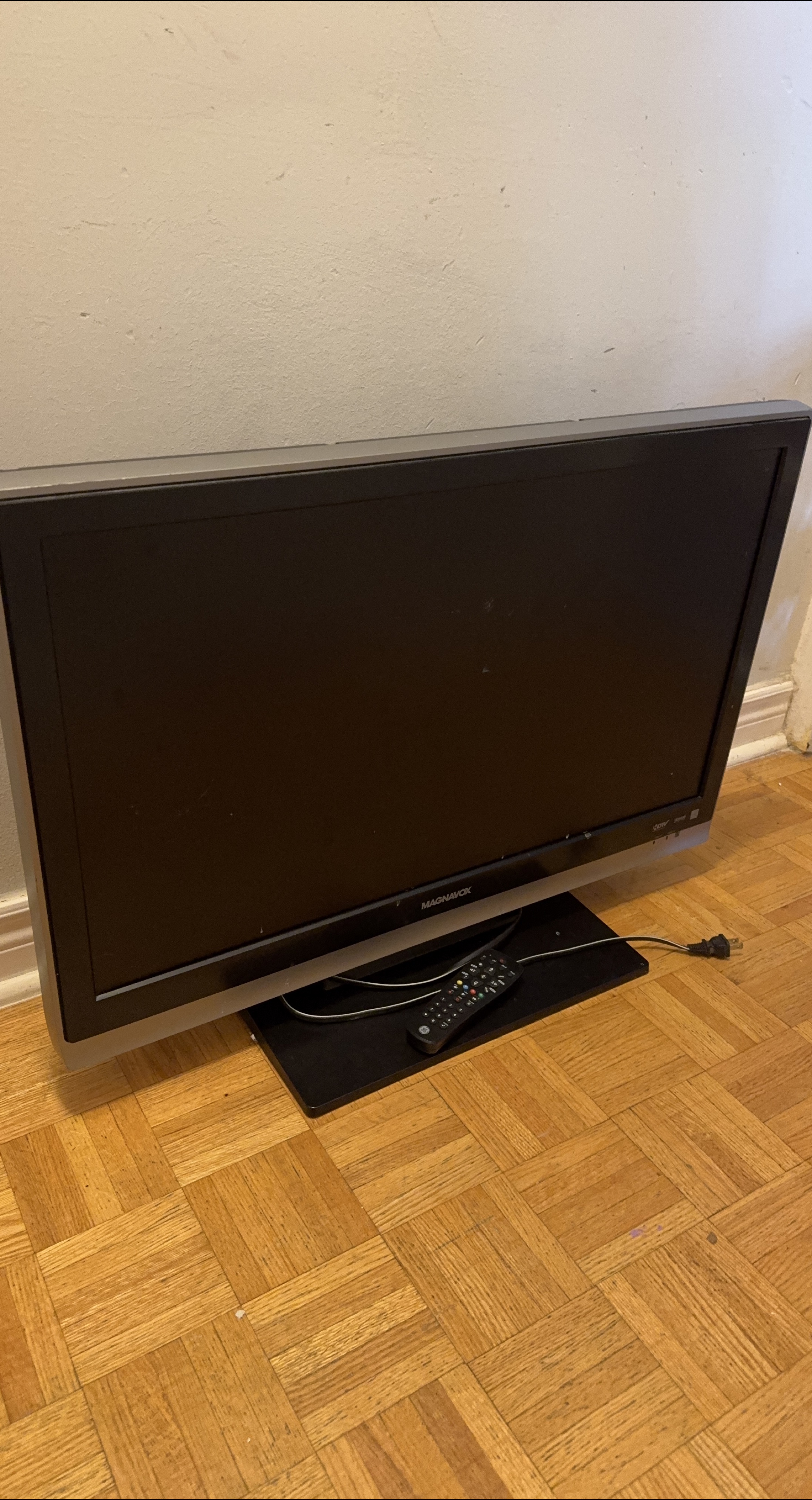 Magnavox LCD TV