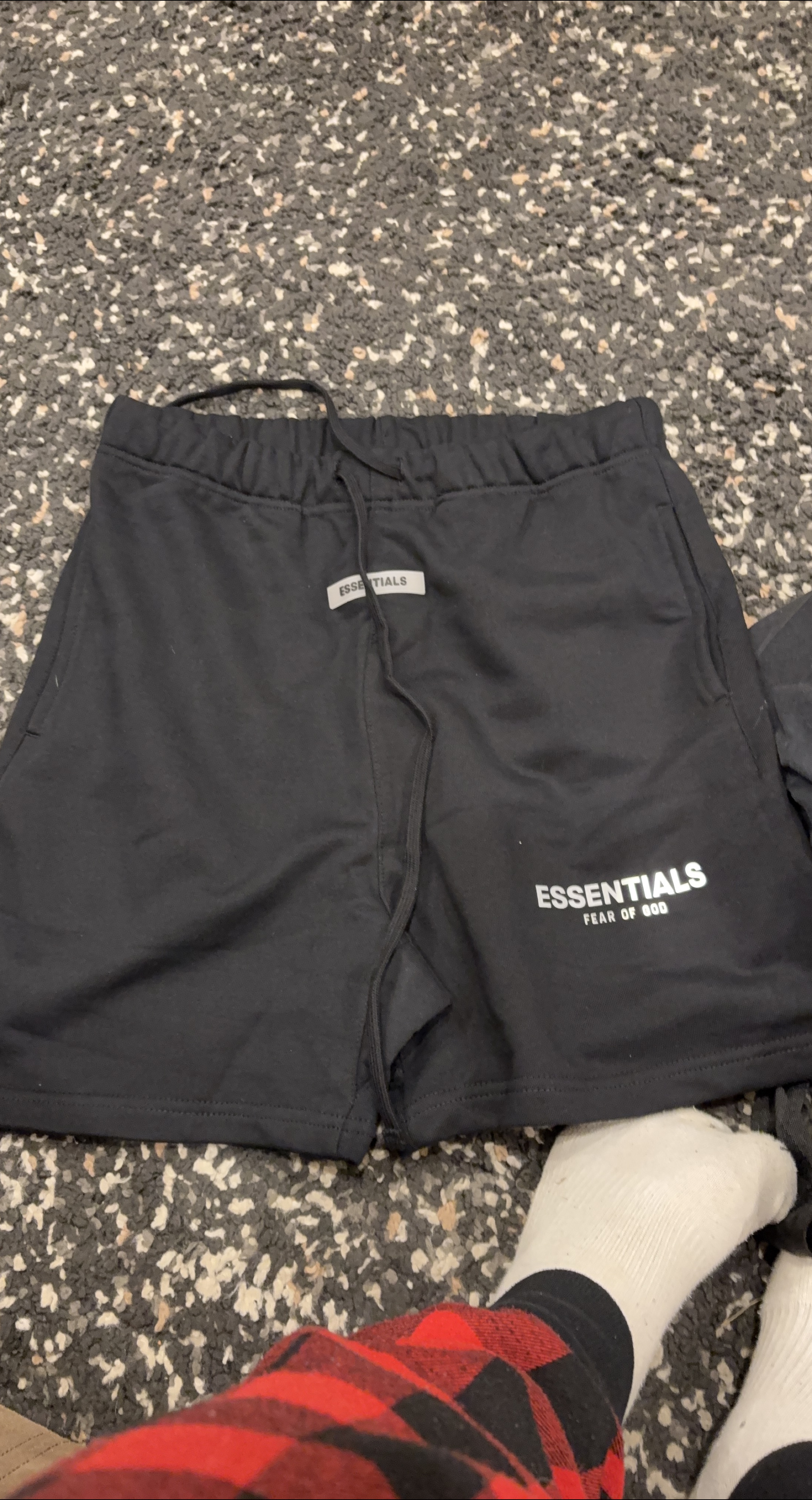 Essentials Fear of God Black Shorts thumbnail