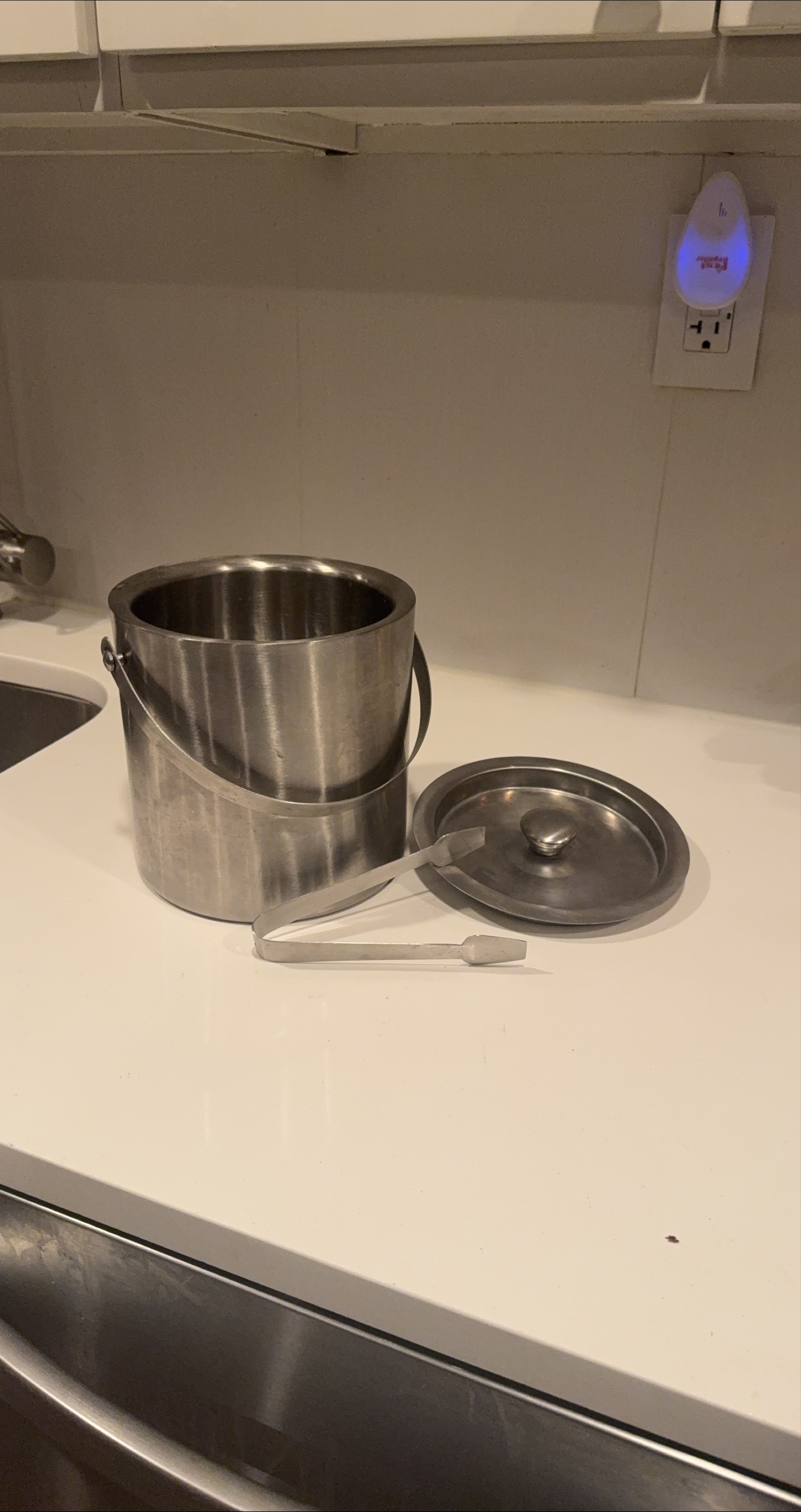 Stainless Steel Ice Bucket with Lid & Tongs thumbnail