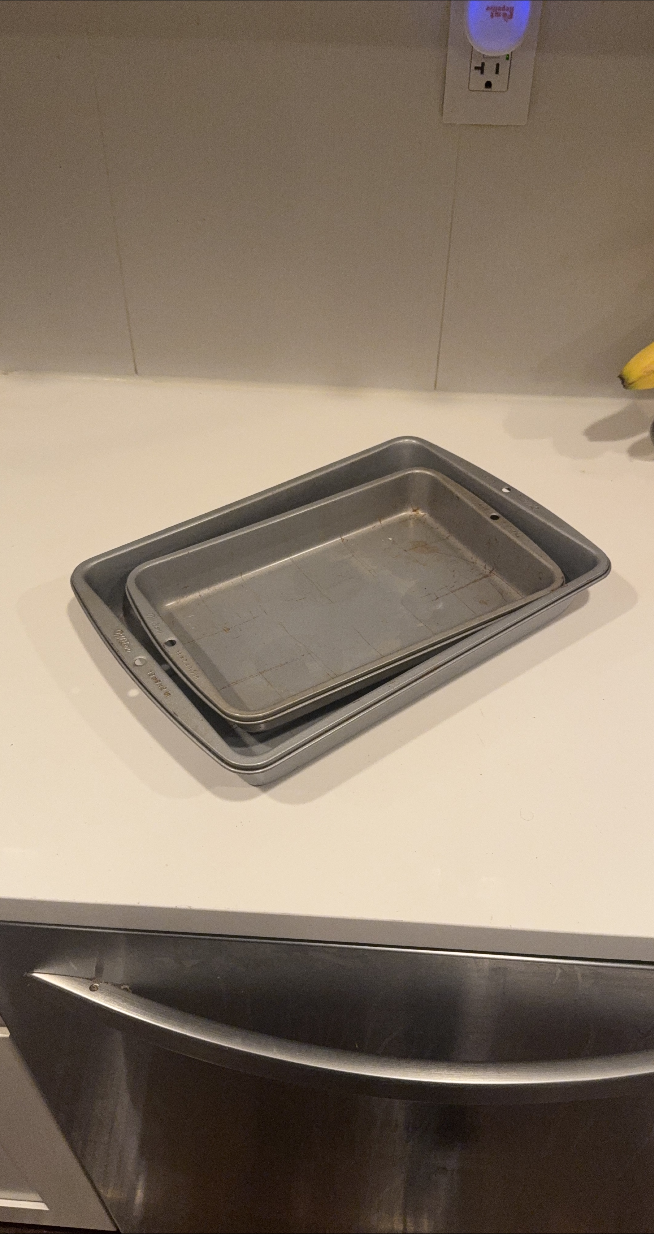 Wilton Baking Pans - 13x9 & 11x7 inch thumbnail