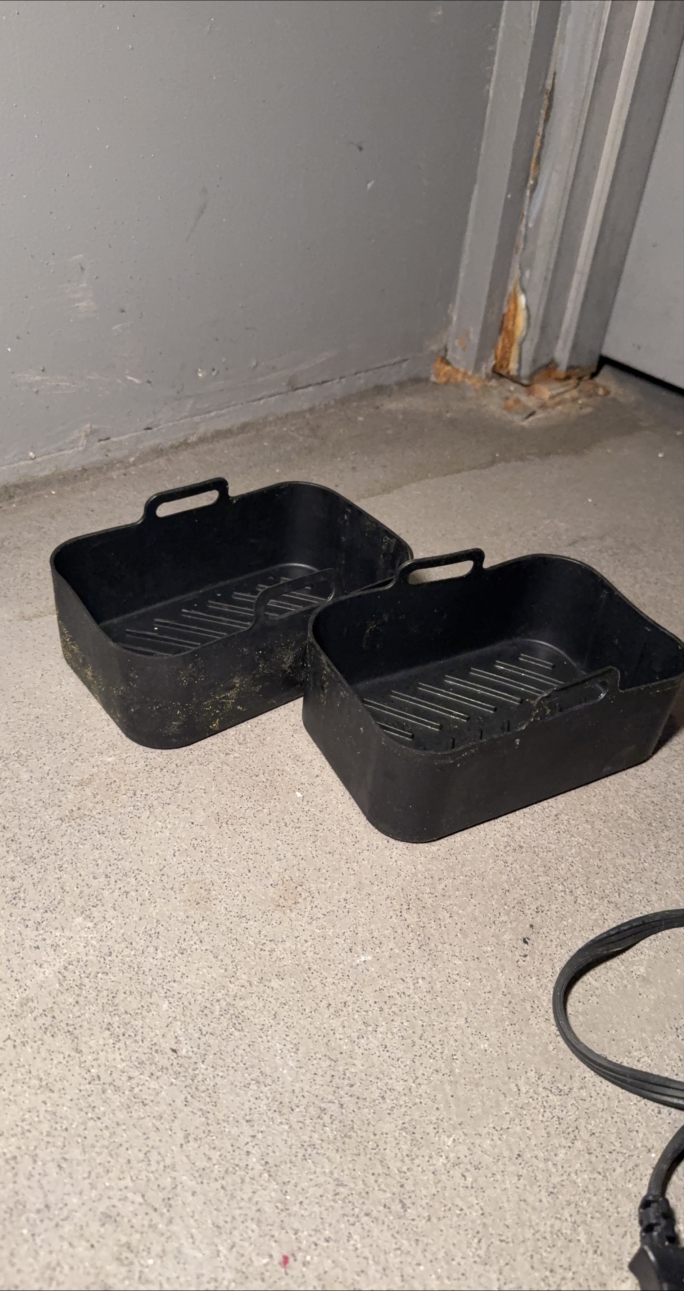 Air Fryer Reusable Baskets - Black thumbnail