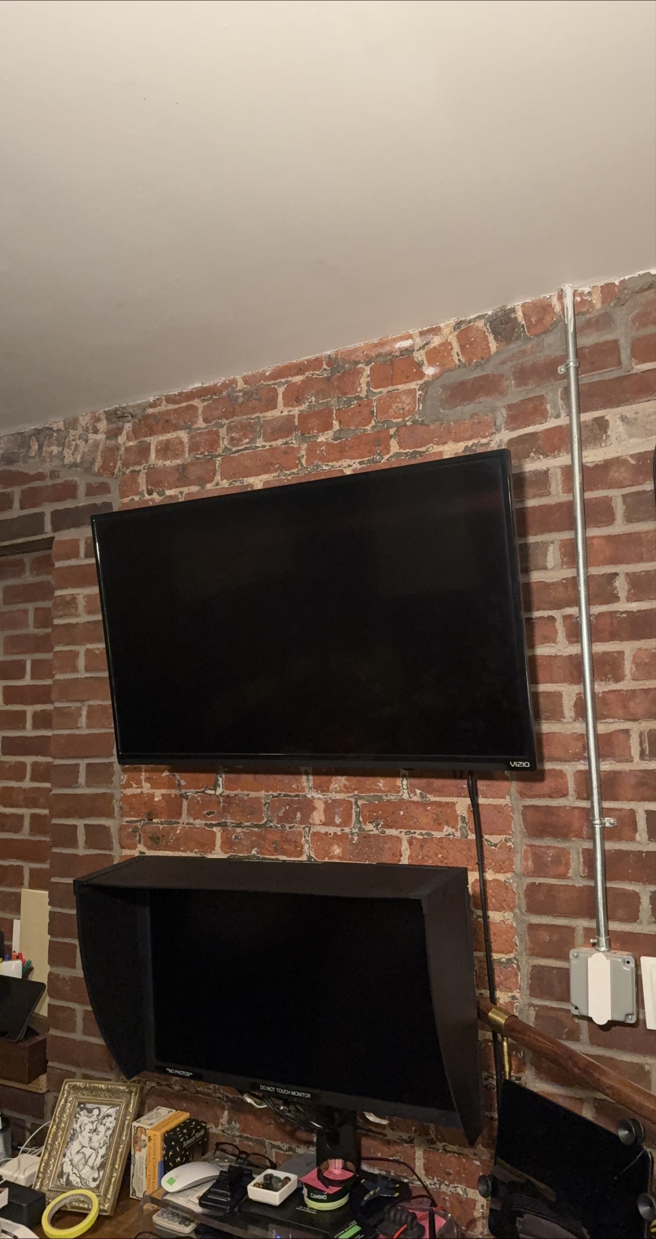 Vizio TV with Wall Mount and Remote thumbnail