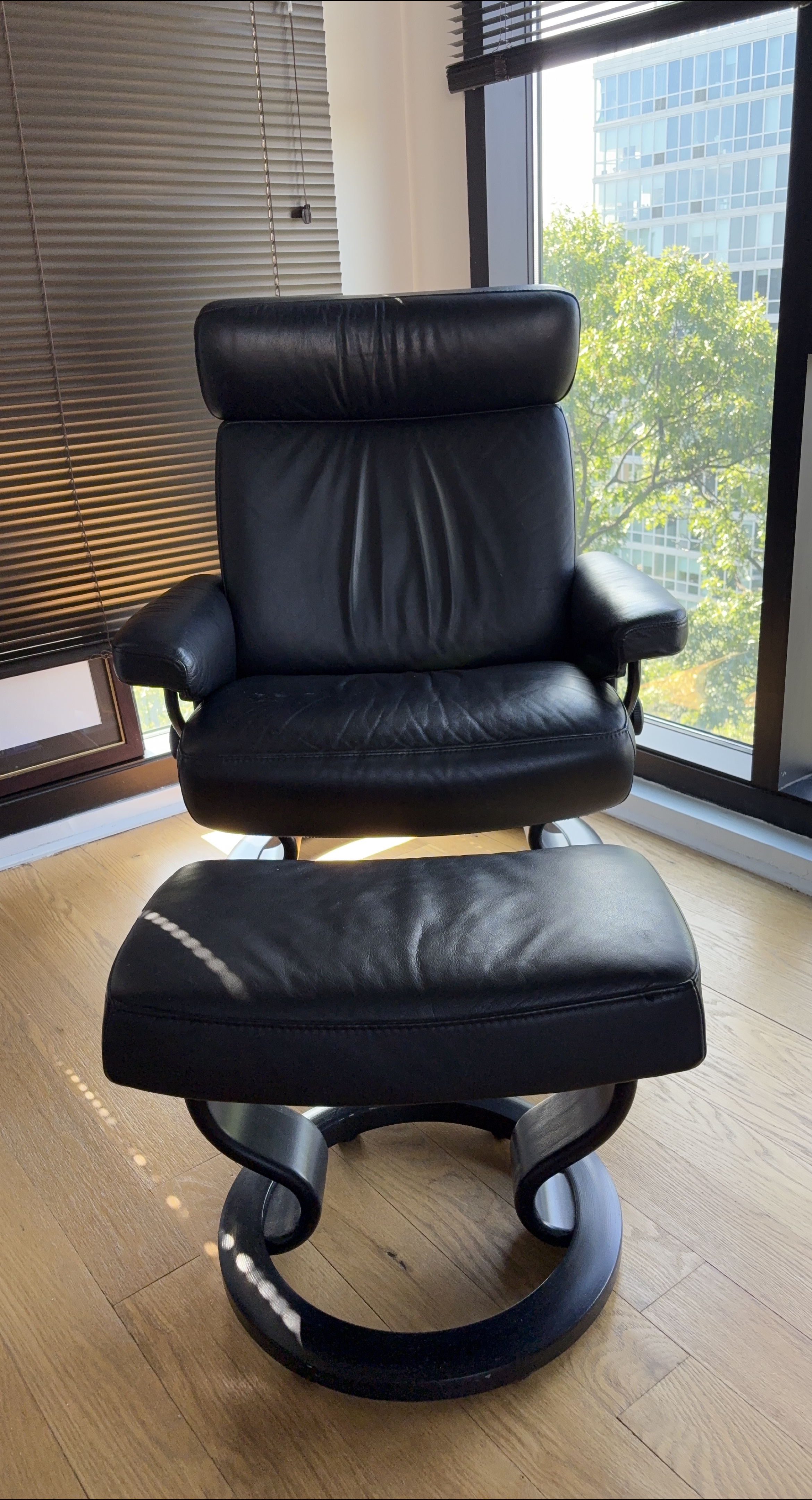 Black Leather Recliner Chair thumbnail