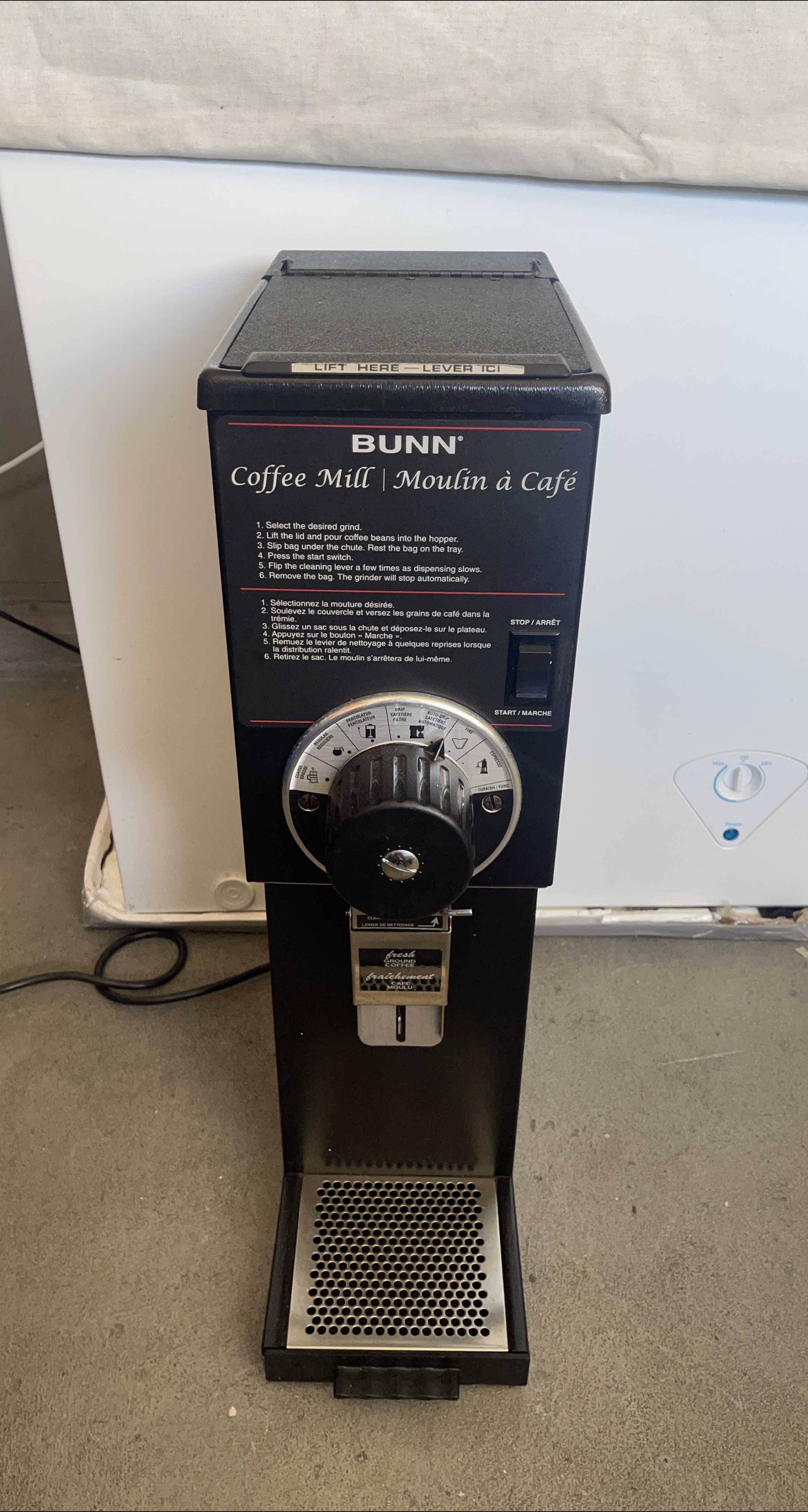 BUNN Coffee Mill / Moulin à Café
