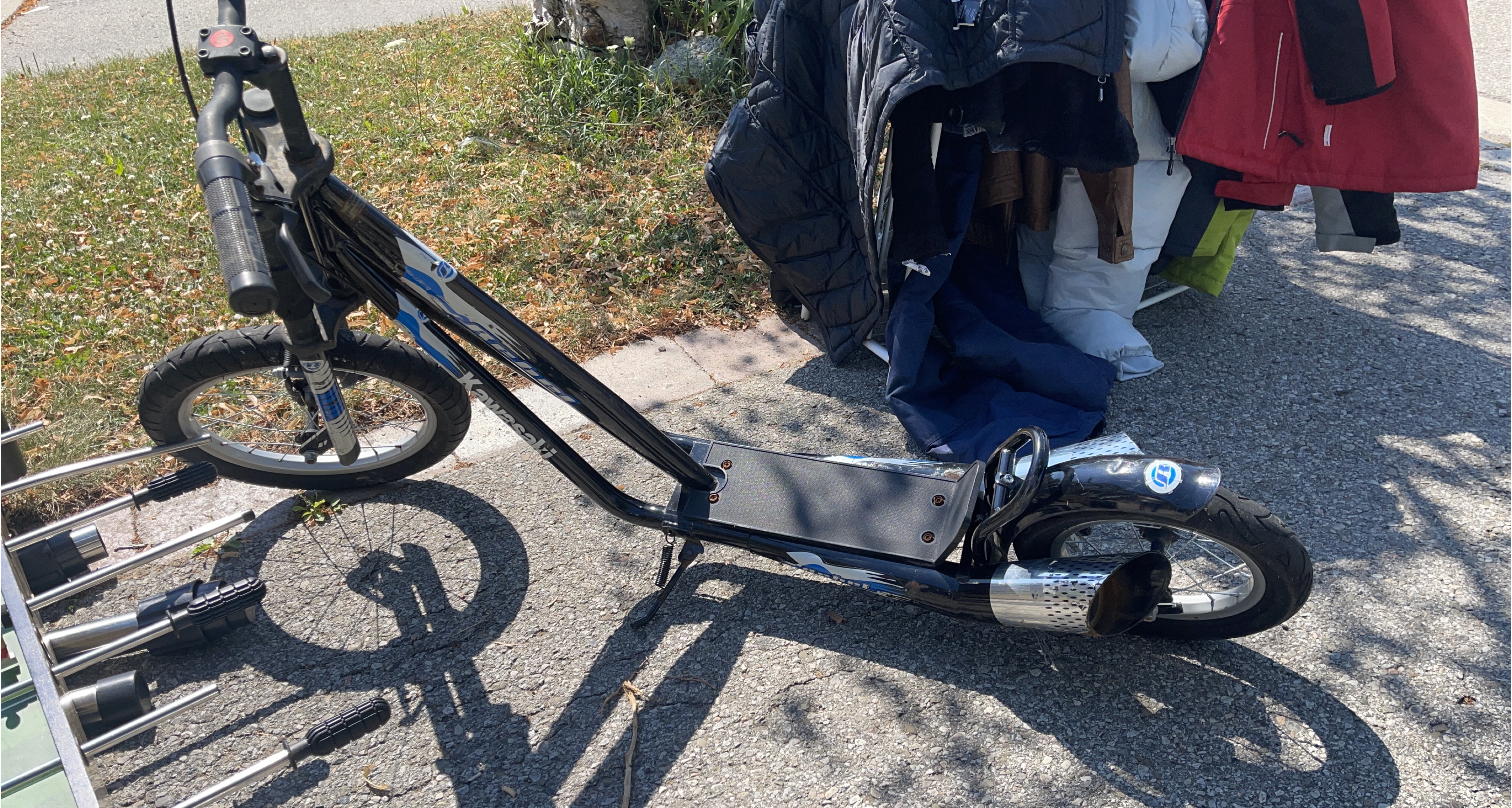 Kawasaki Kick Start Scooter - Black thumbnail