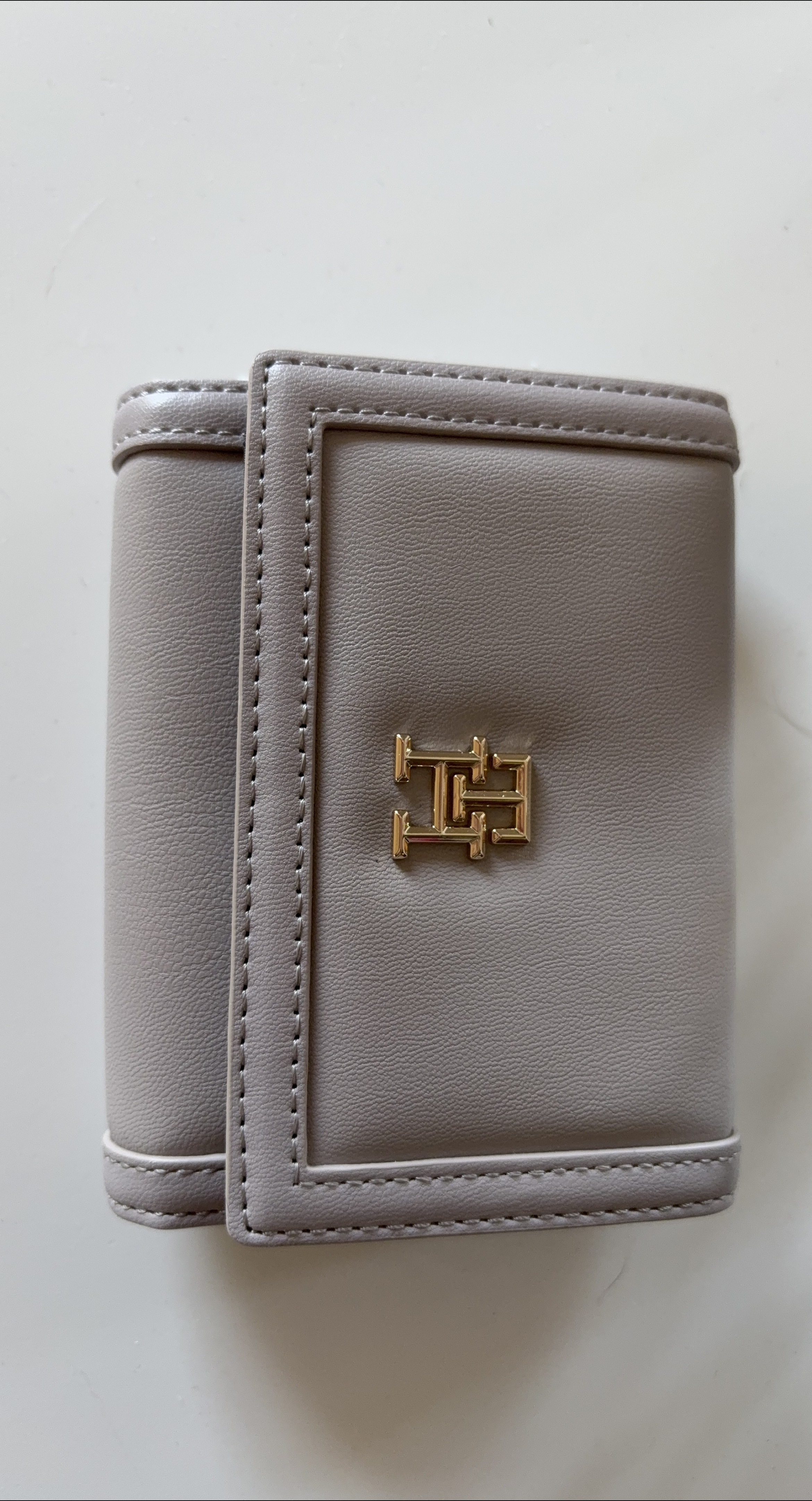 Tommy Hilfiger Trifold Wallet - Brand New with tags thumbnail