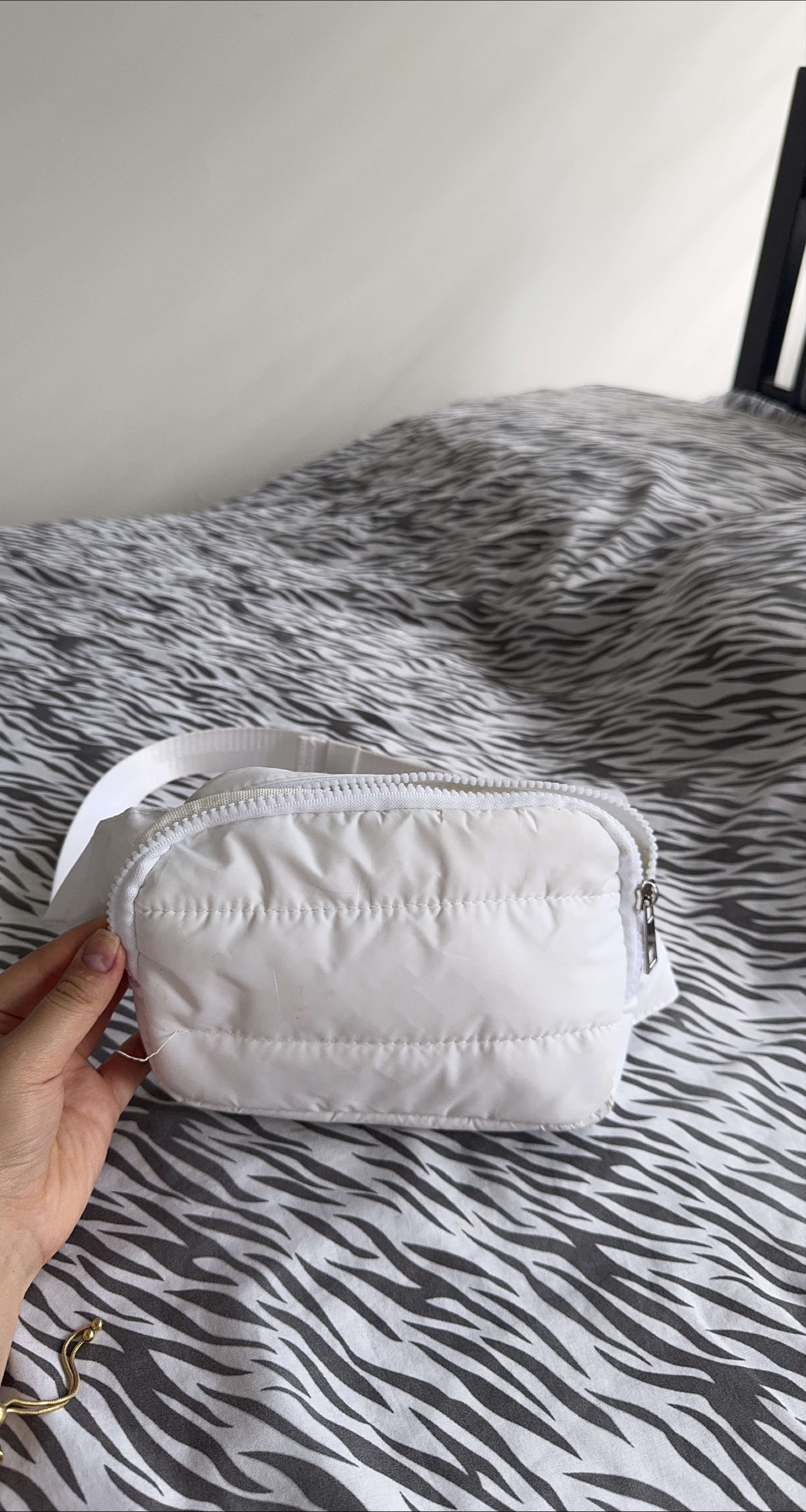 Express White Puffer Belt Bag thumbnail