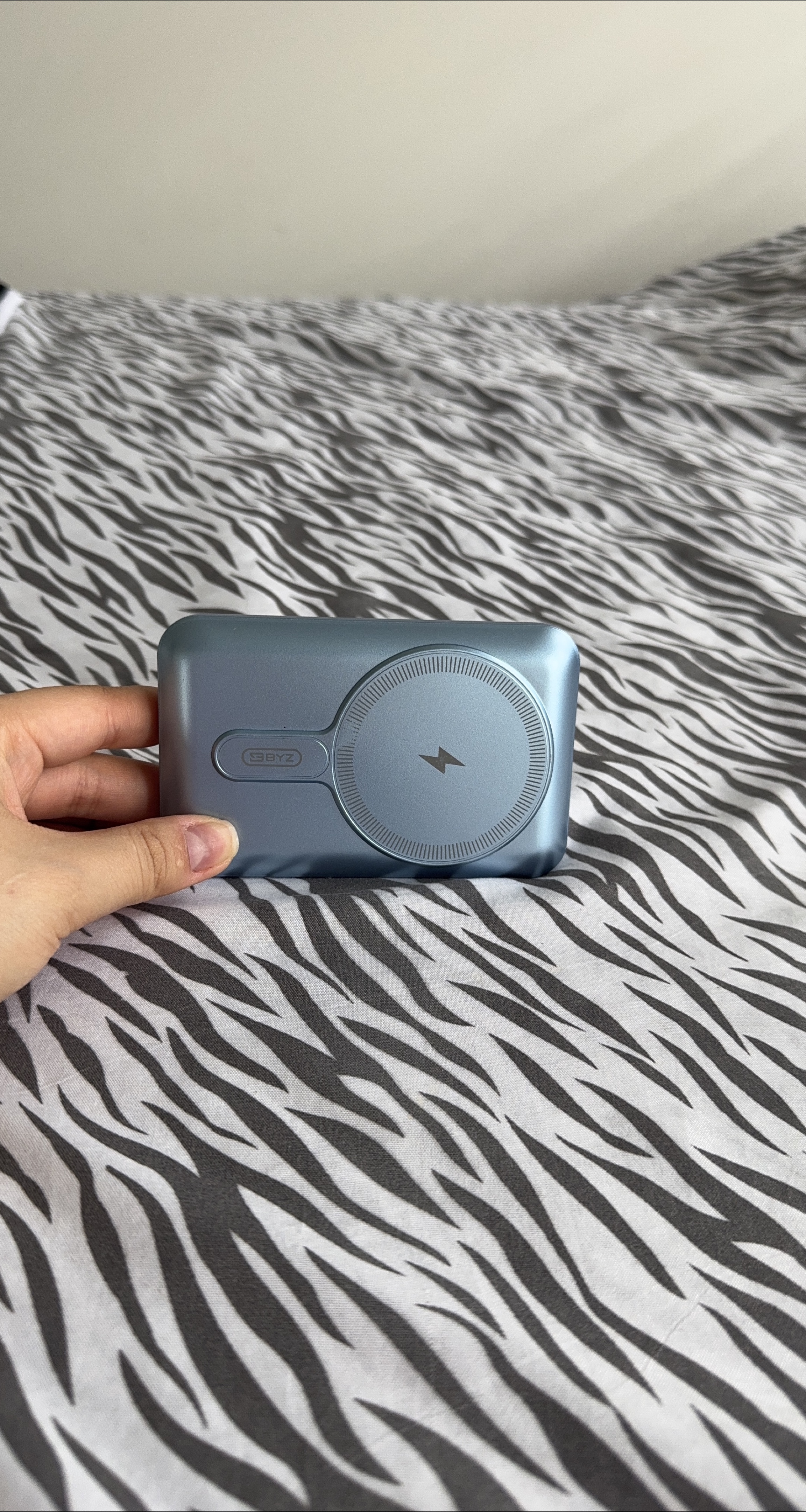 3SIXT MagSafe Compatible Power Bank - Like New! thumbnail