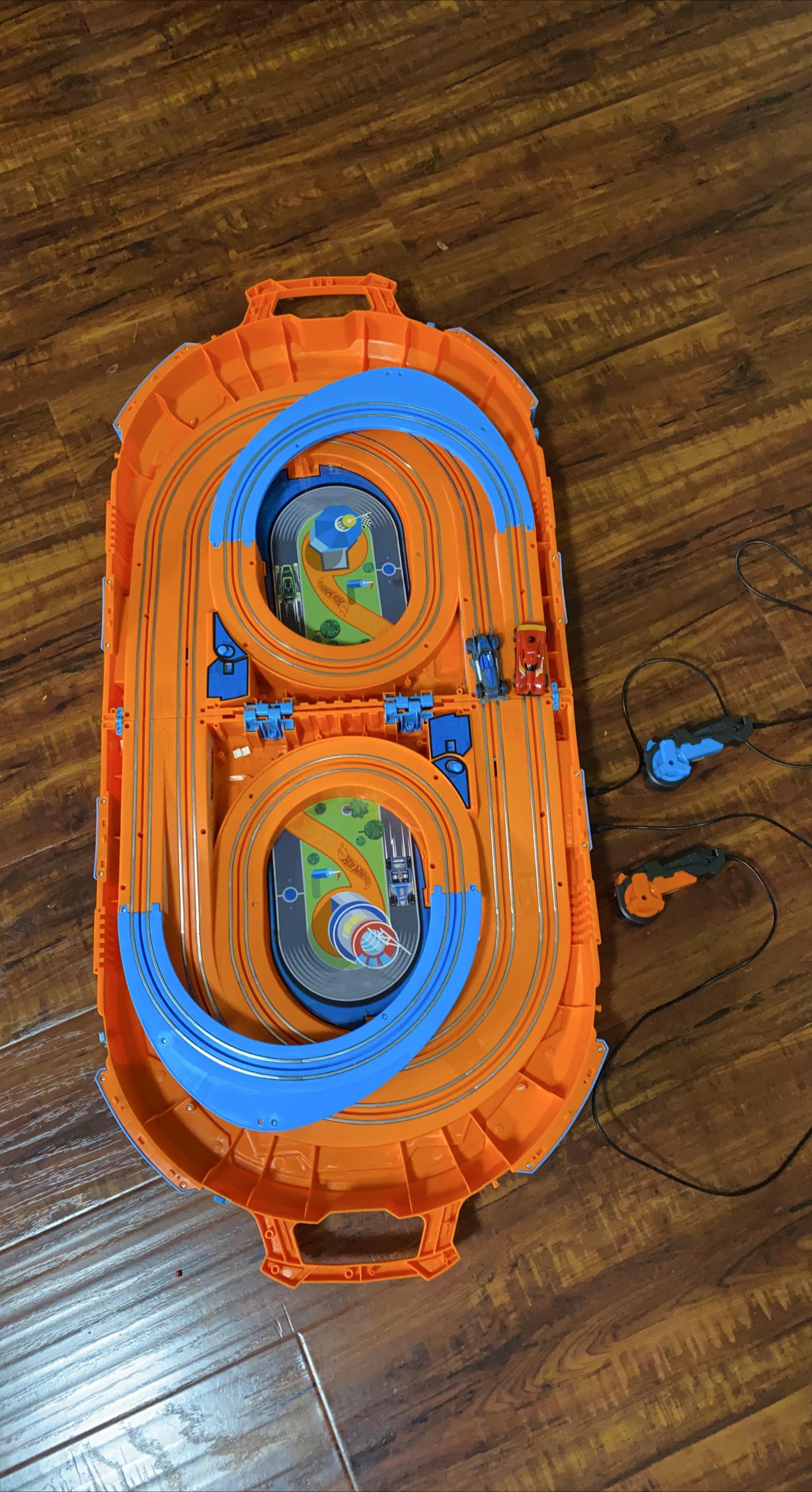 Hot Wheels Fold Up Race Track thumbnail