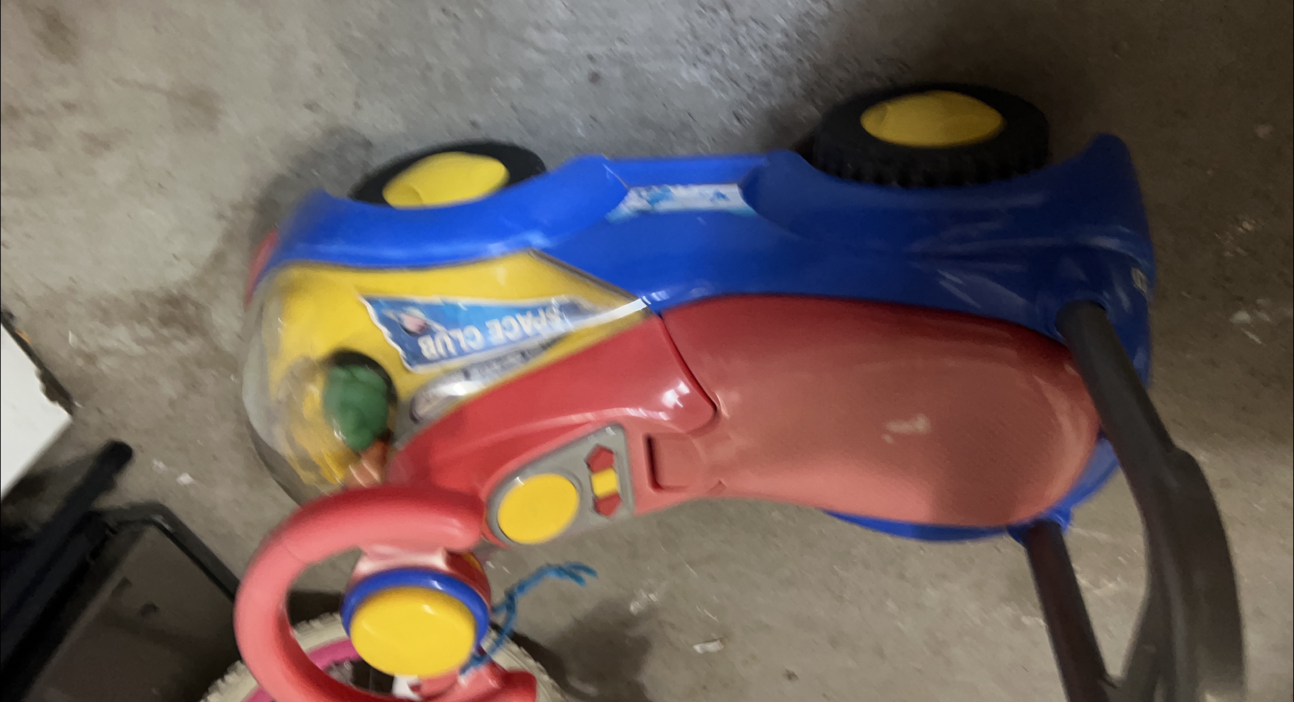 Space Club Ride-On Car thumbnail