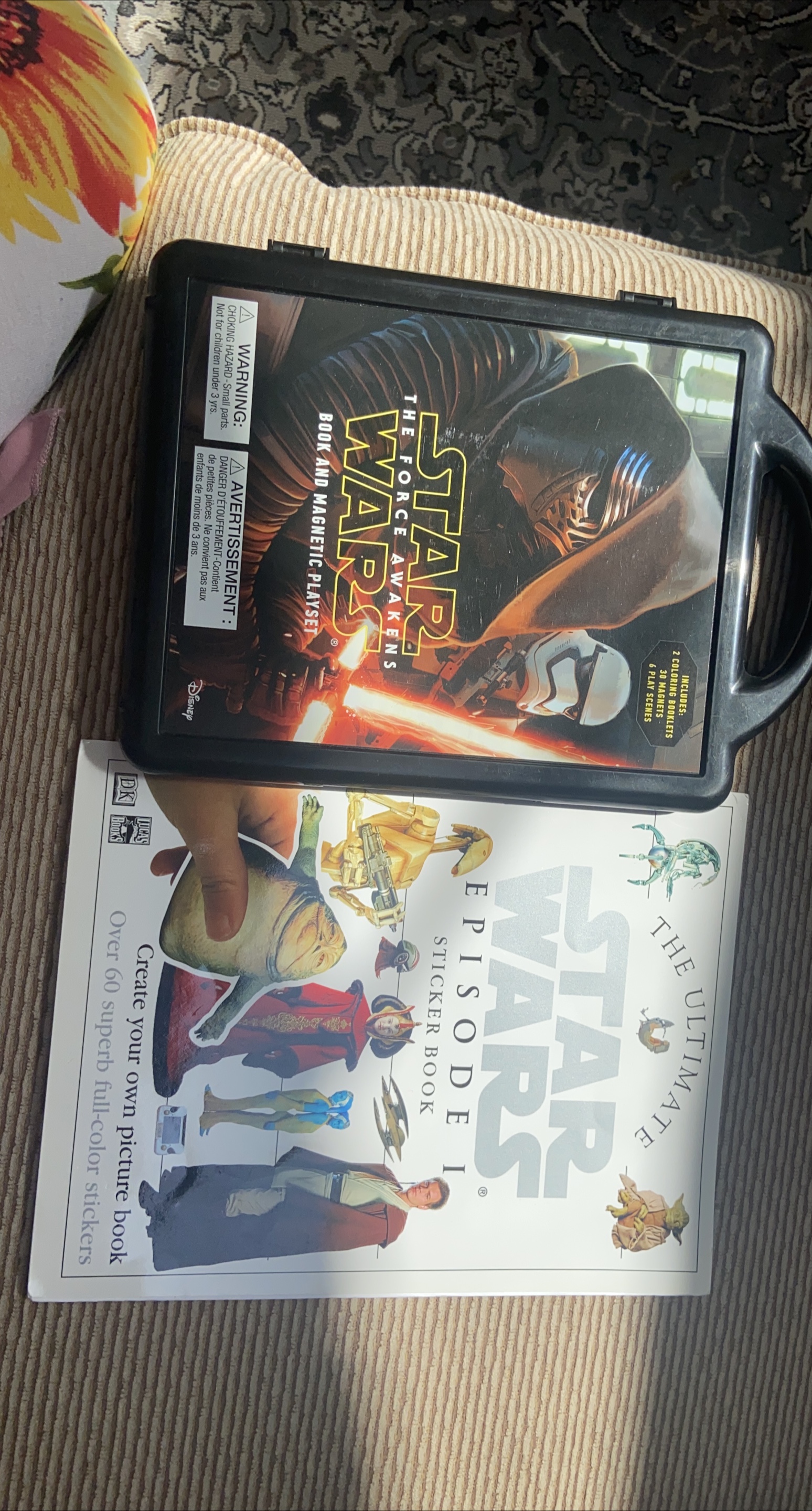 Star Wars Book and Magnetic Playset & Sticker Book thumbnail