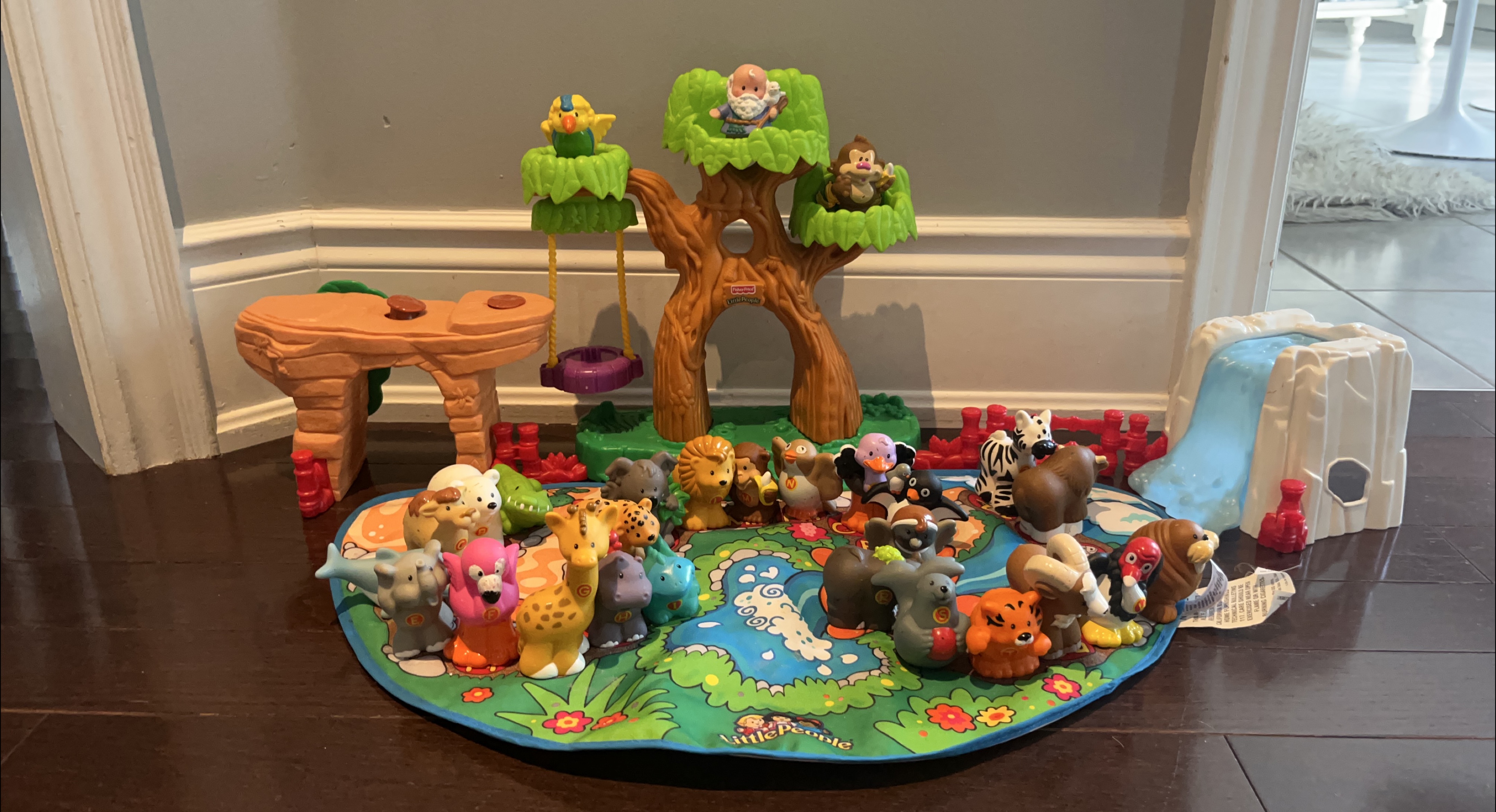 Fisher-Price Little People Animal Sounds Discovery Zoo thumbnail