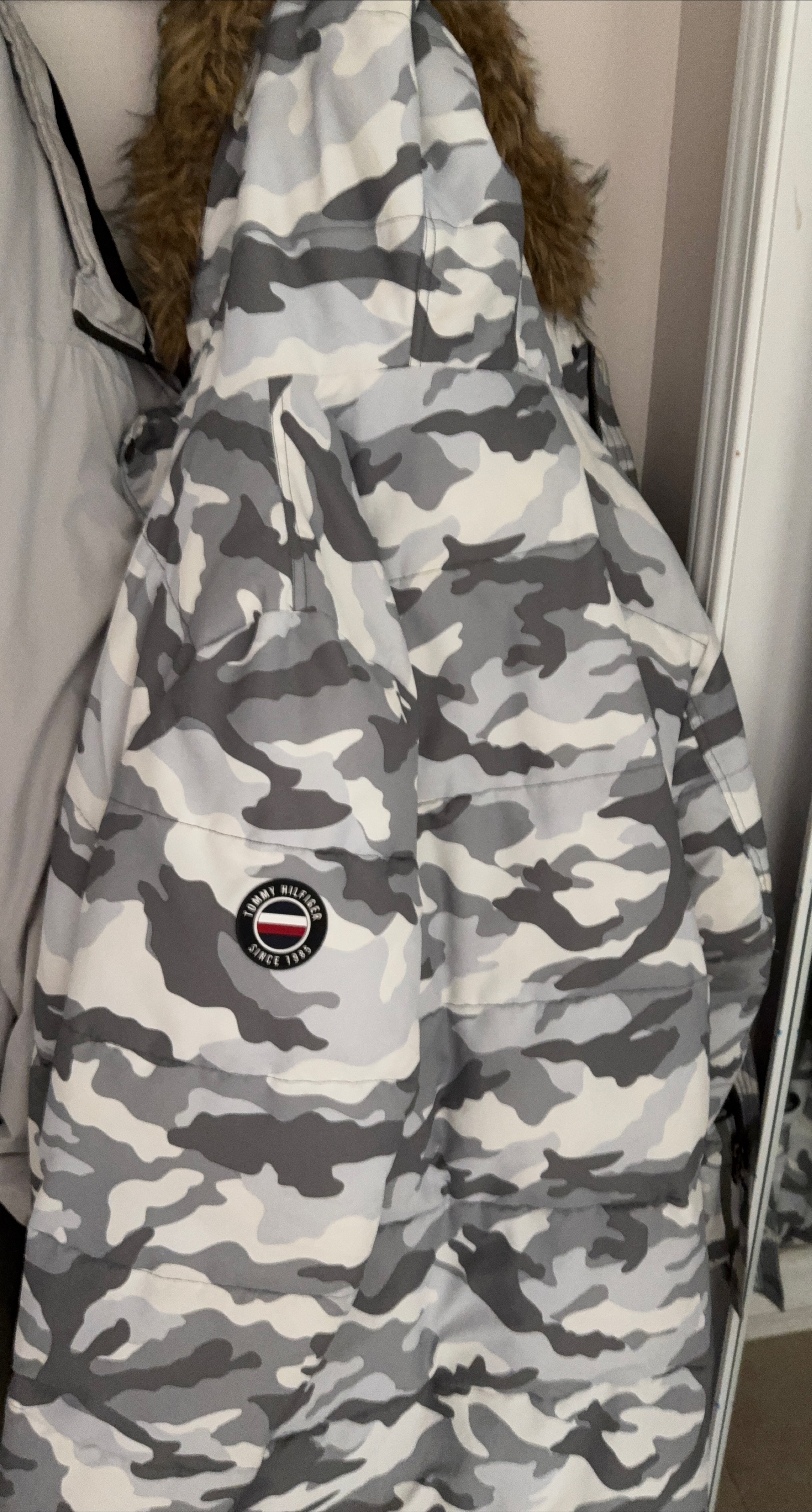 Tommy Hilfiger Camo Puffer Jacket thumbnail