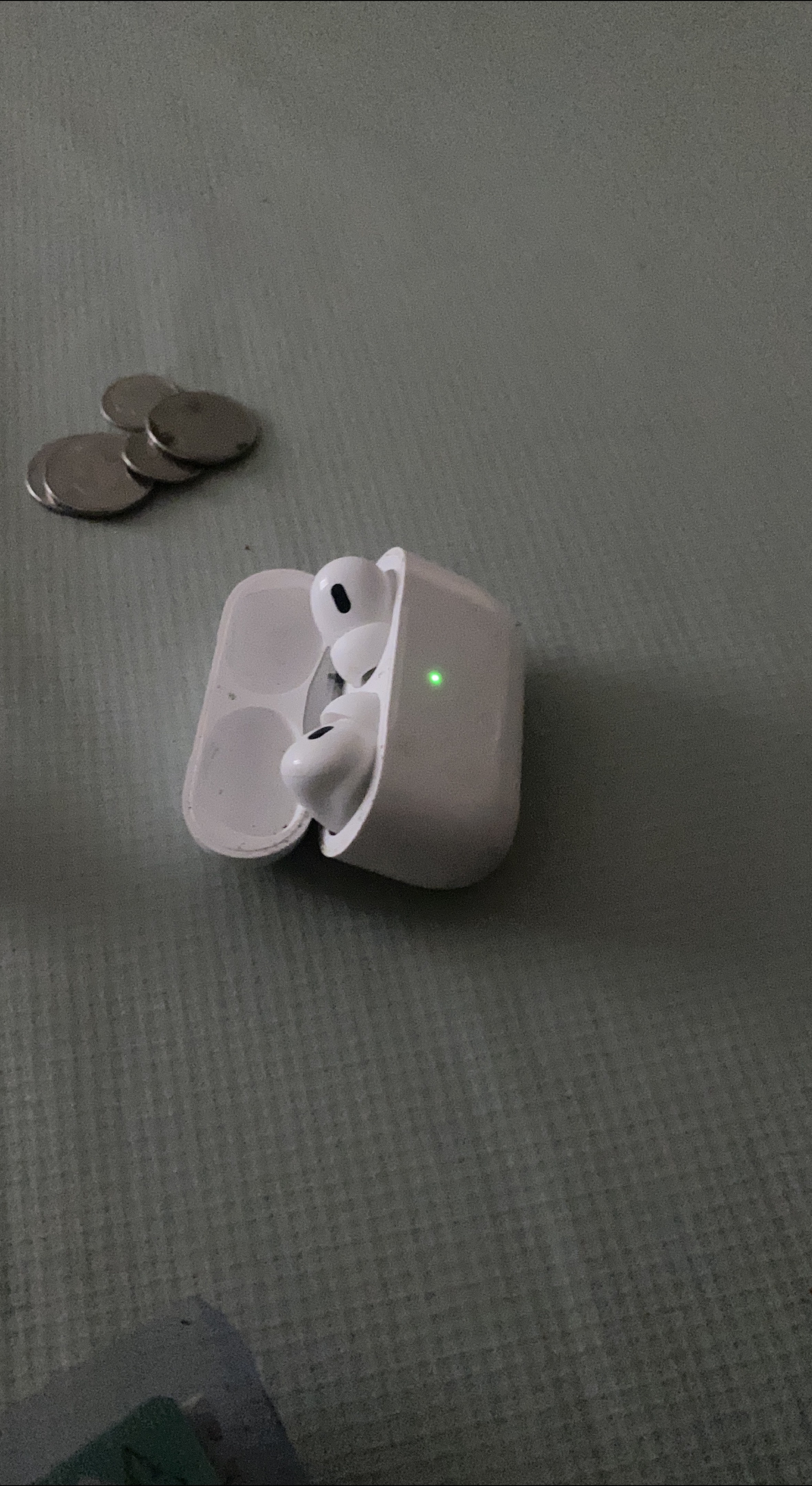 Apple AirPods Pro thumbnail