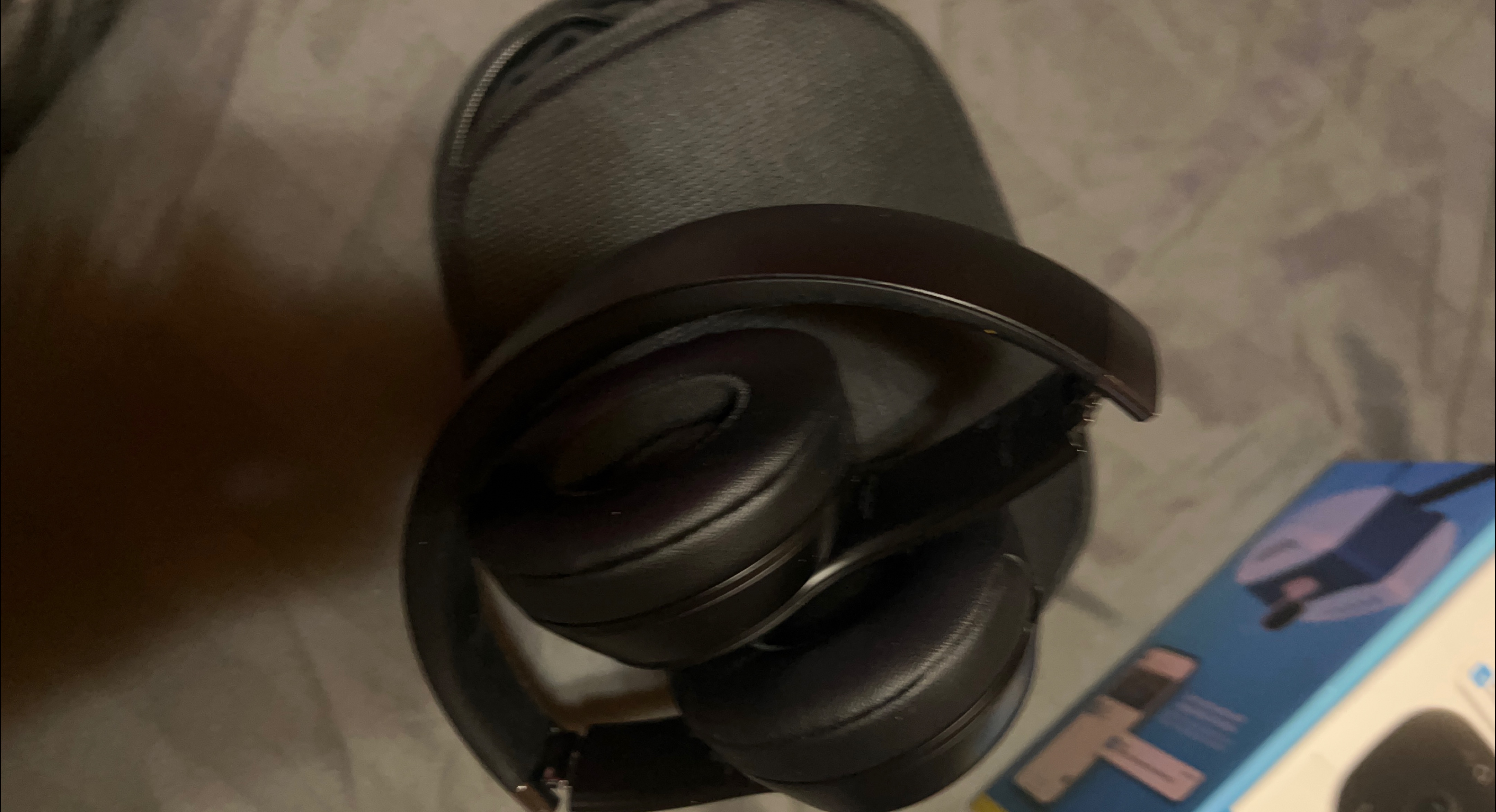 Beats Solo3 Wireless Headphones - Black thumbnail