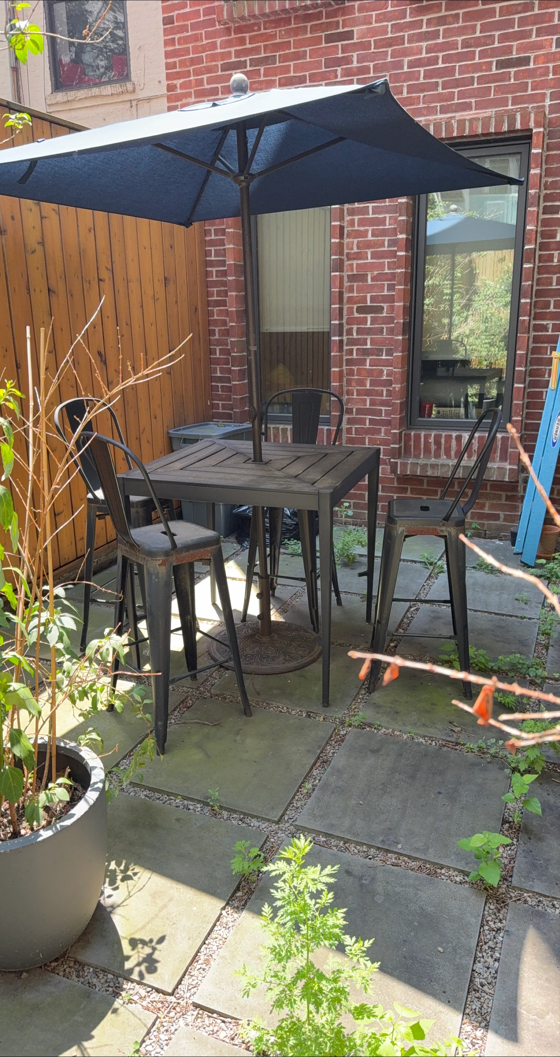 Outdoor Patio Table with Umbrella and 4 Chairs