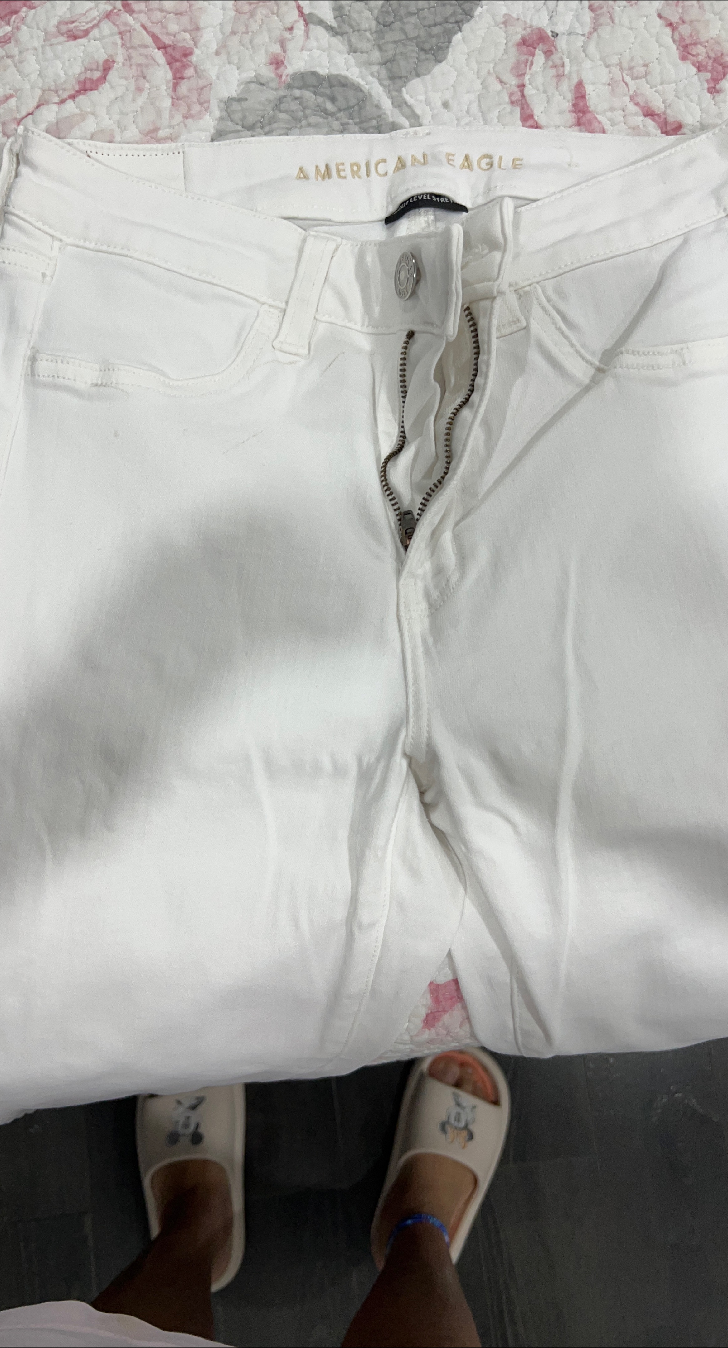 American Eagle White Jeans thumbnail