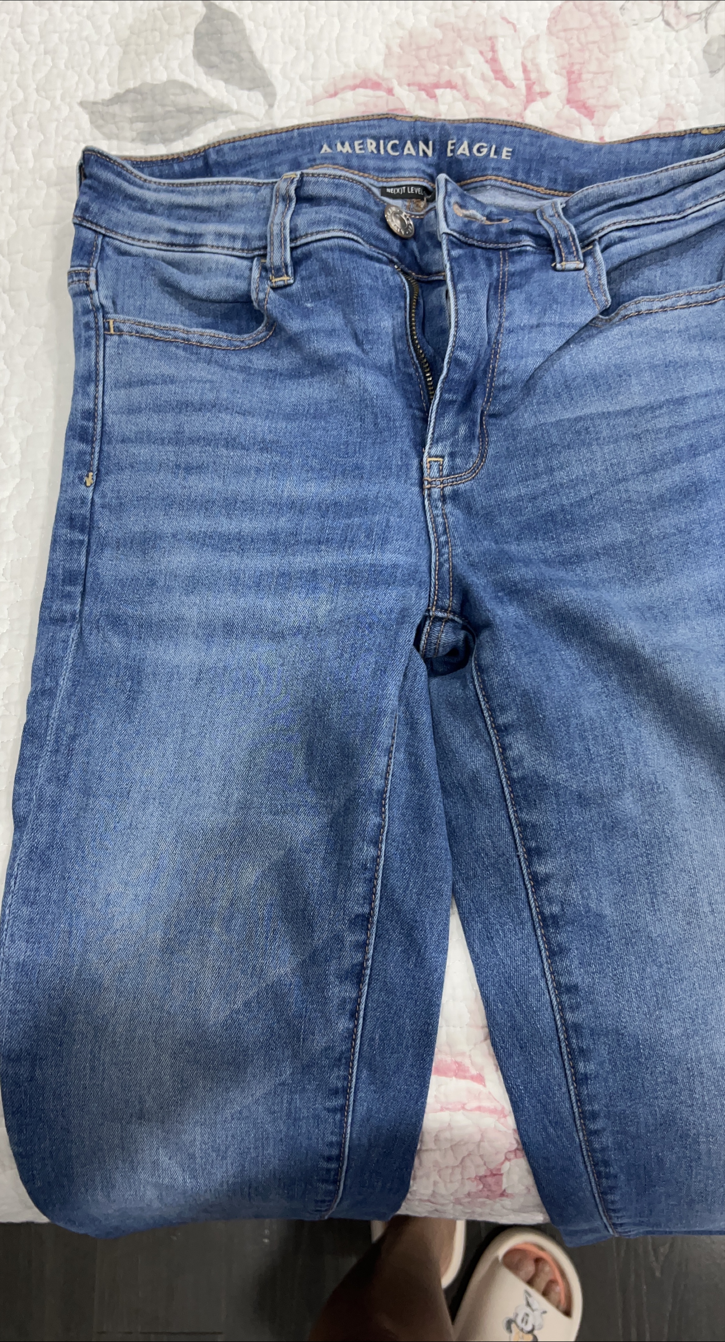 American Eagle Jeans - Size 6 thumbnail