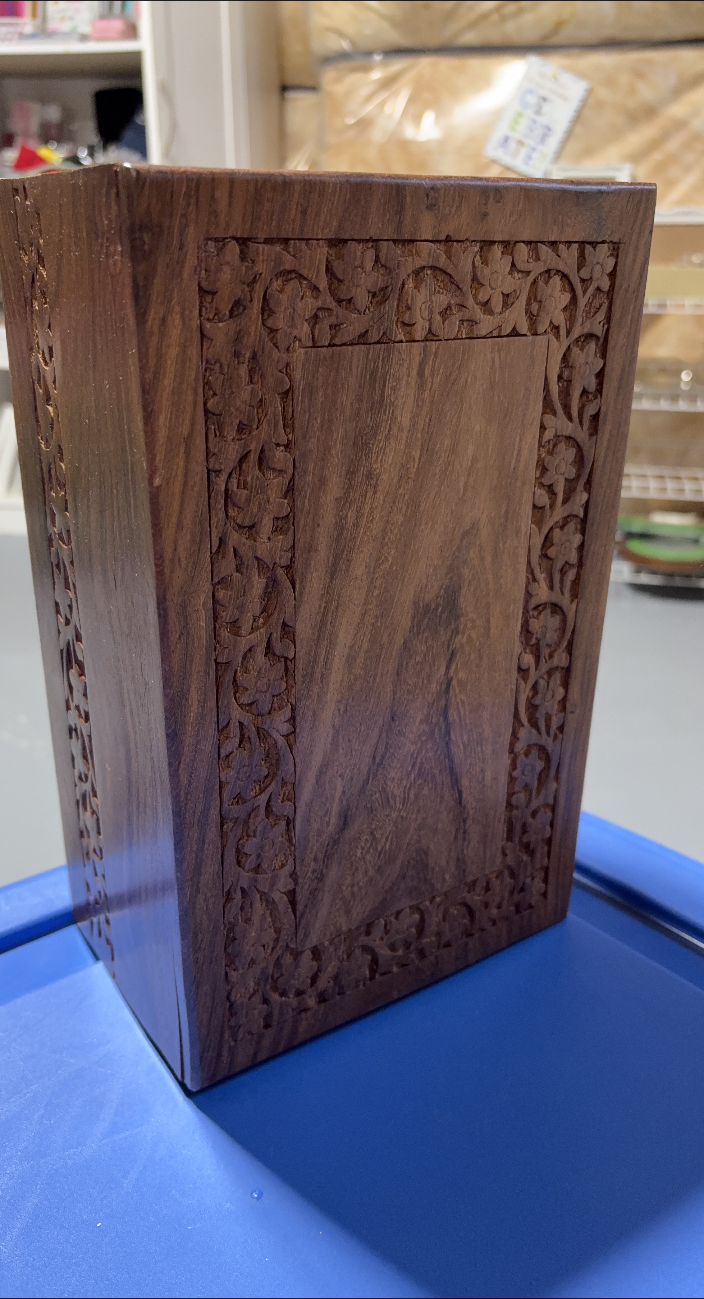 Rosewood urn- new thumbnail