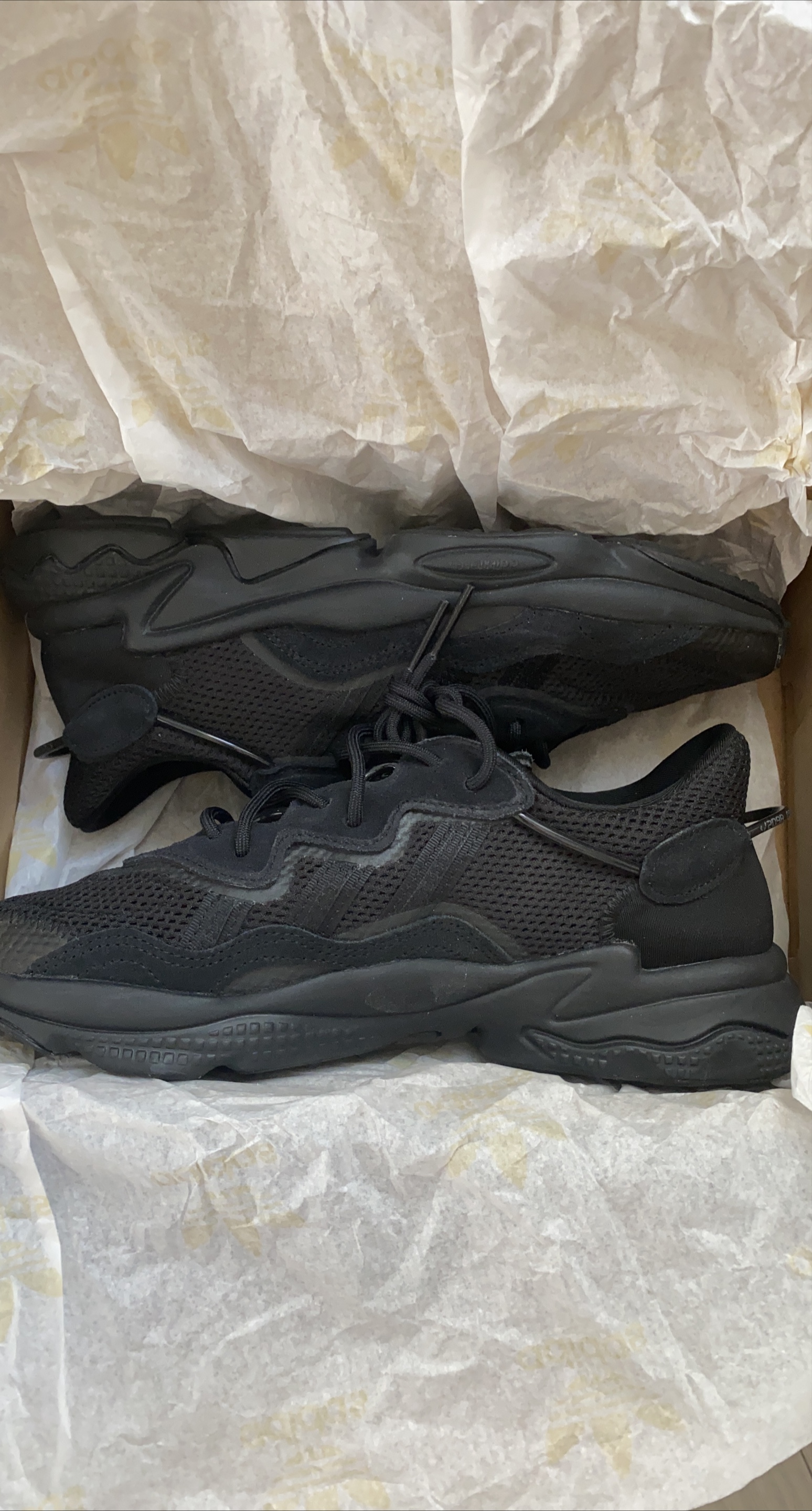 Adidas Ozweego Black Sneakers thumbnail